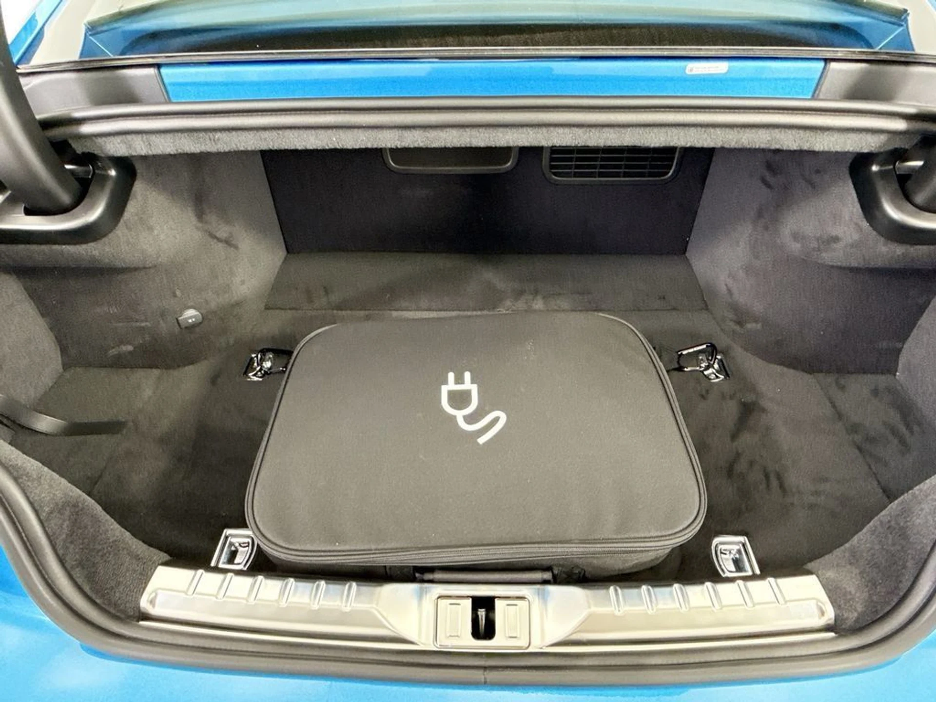 mph024_3358900954_new_2026_bentley_continental_gt_azure_8119_22999711_25_1024_8852734a8e