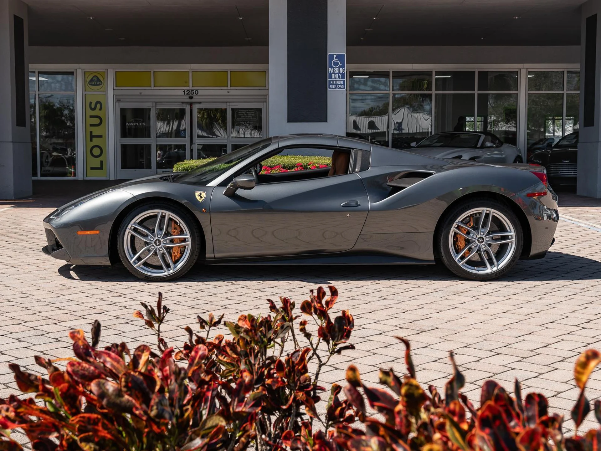 mph024_3361765328_Used_2018_Ferrari_488_Spider_Convertible_1771927250_f949012039