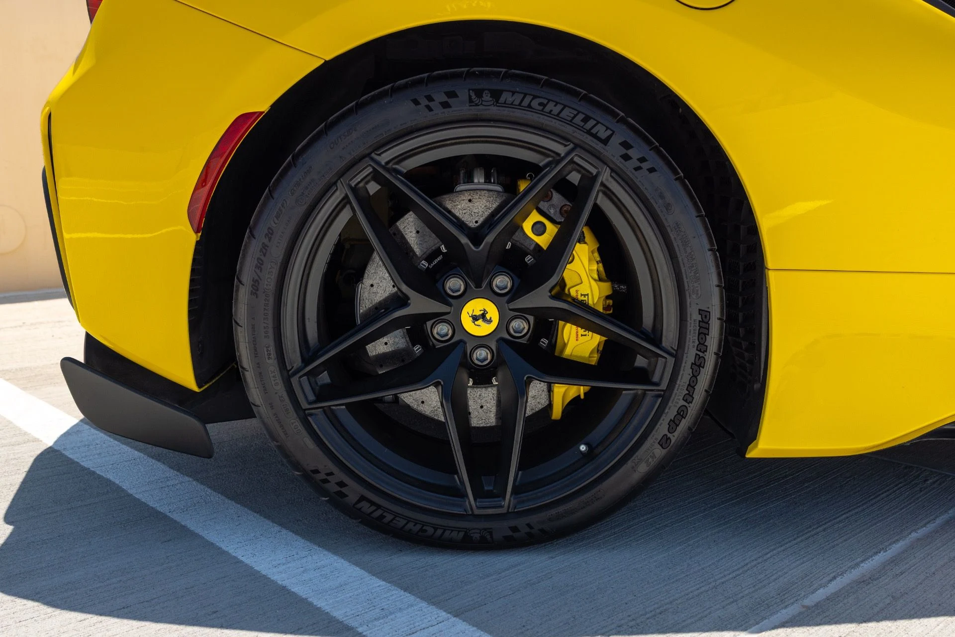 mph024_3362397636_Used_2020_Ferrari_488_Pista_Spider_1785218764_1ae1e5b567