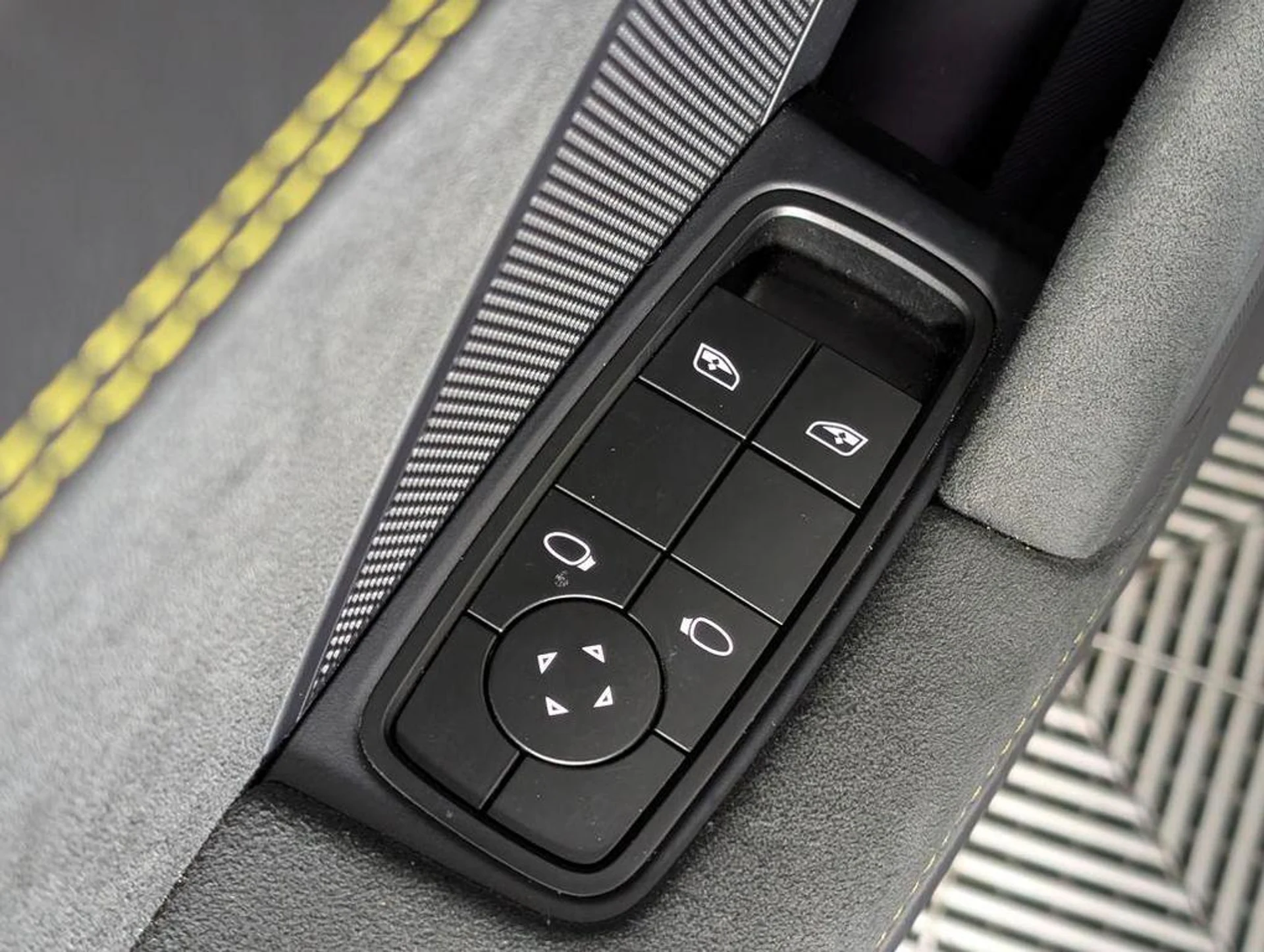 mph024_336287908_LQ_5fpt_Bg_P9l5_OF_0yf_C69_X5_FK_37s_0a6eae545d