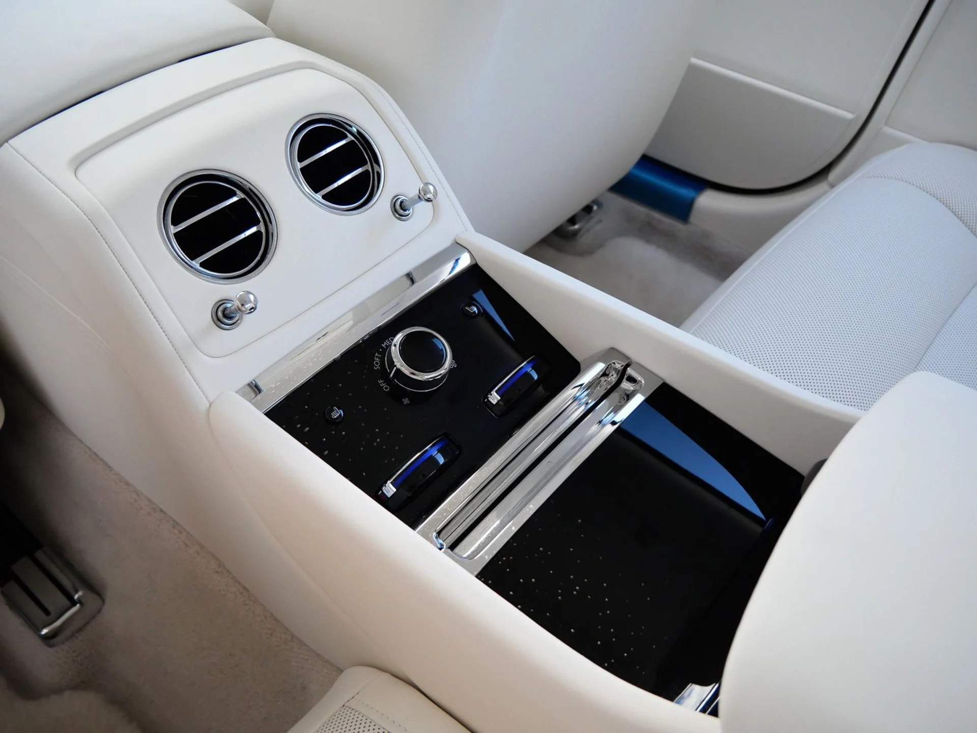 mph024_336303547_e5c77cc9e0b583c80f1c6d703403384cx_15ee5ec4d0