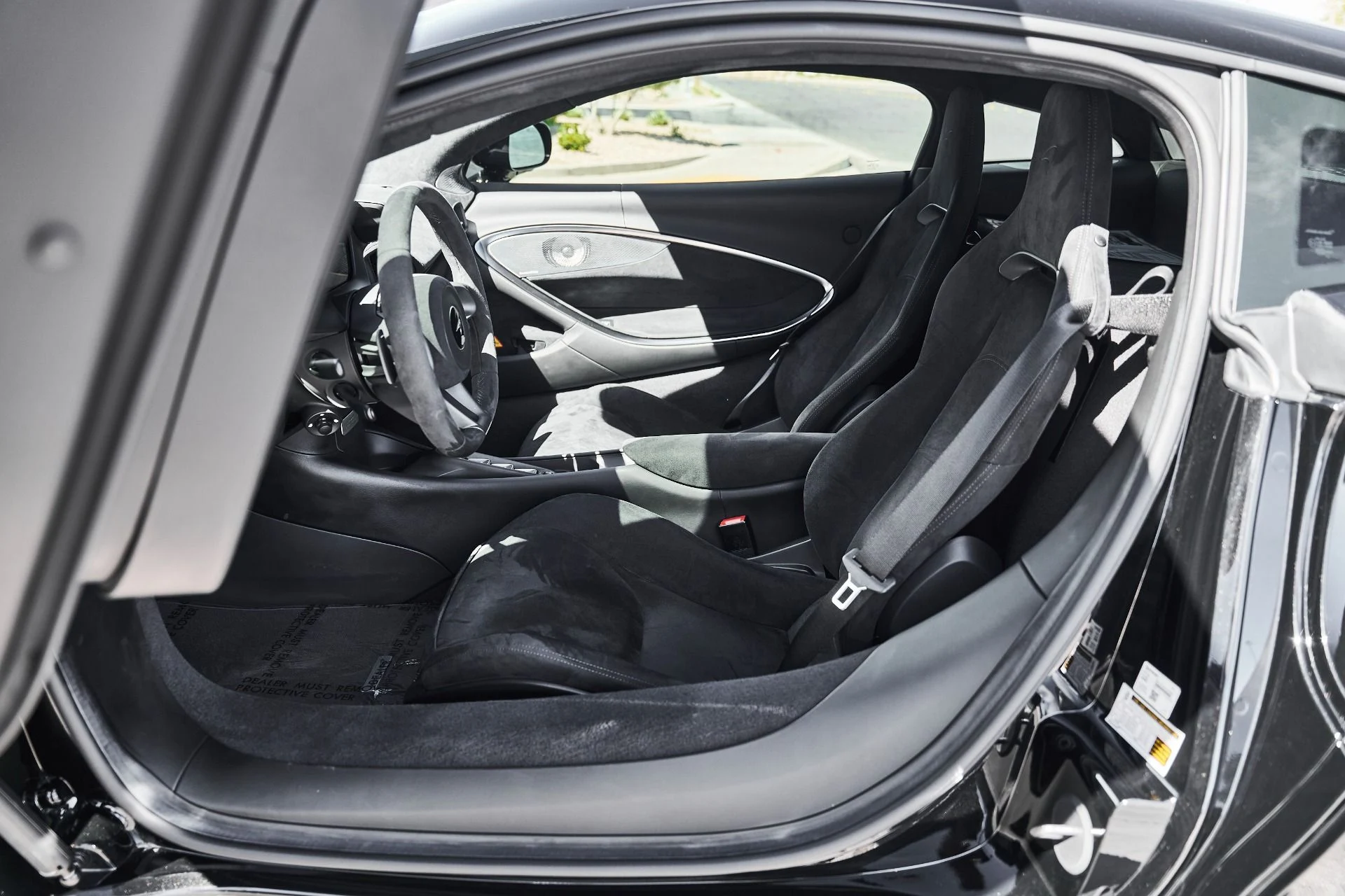 mph024_3366028667_Used_2024_Mc_Laren_Artura_1774742206_9f920a7bf3