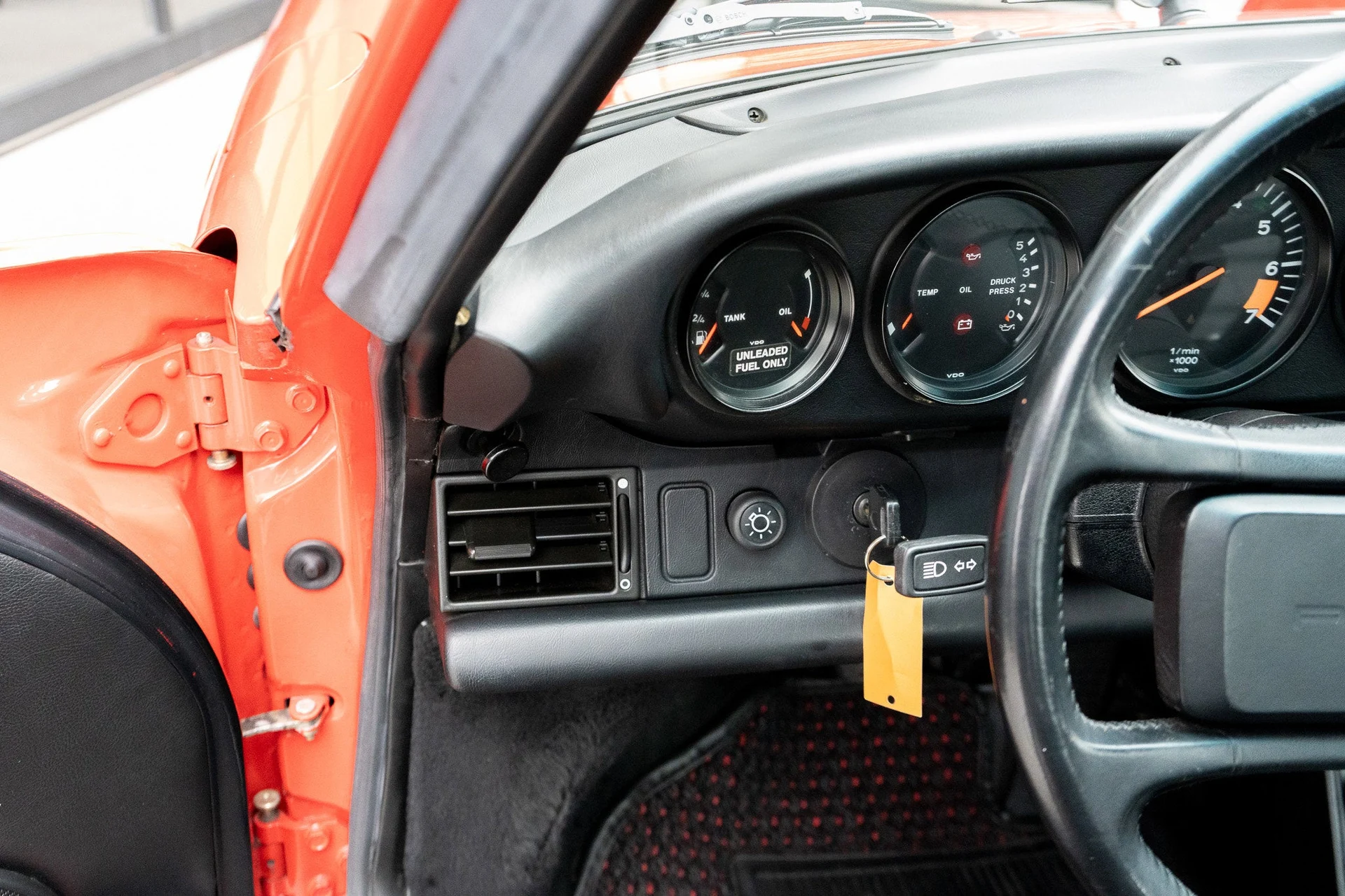 mph024_3368710865_25_e2b946af01