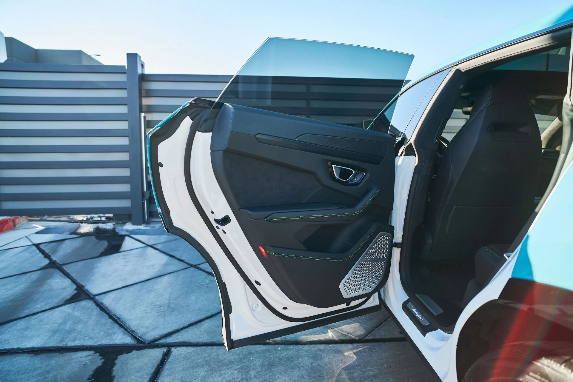 mph024_3369333742_Used_2021_Lamborghini_Urus_1765854470_62237bdbd8