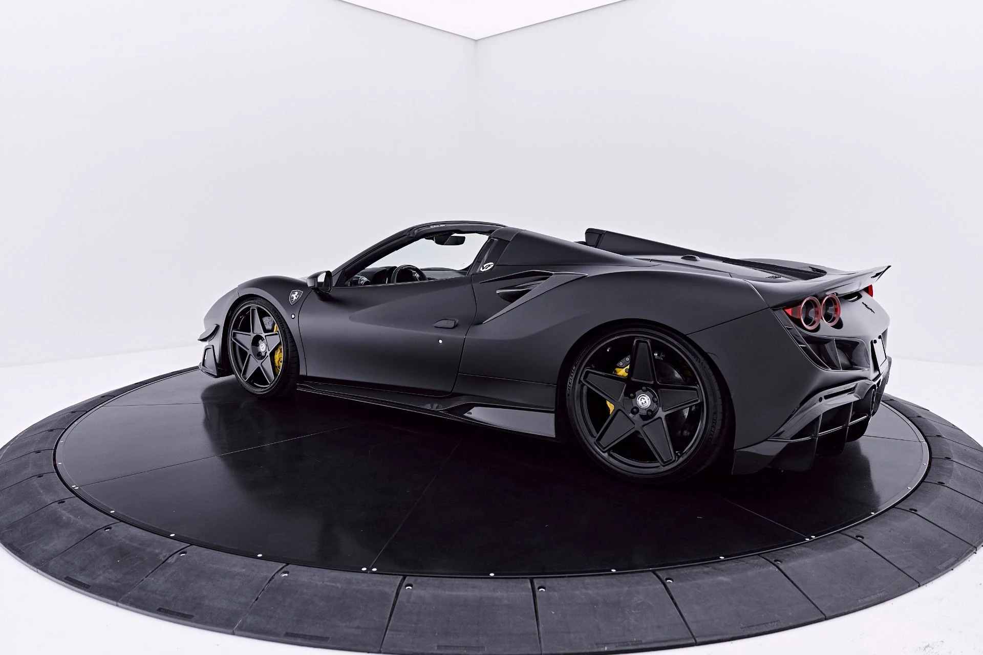mph024_3370142569_Used_2023_Ferrari_F8_Spider_Base_1783649103_1053fe9258