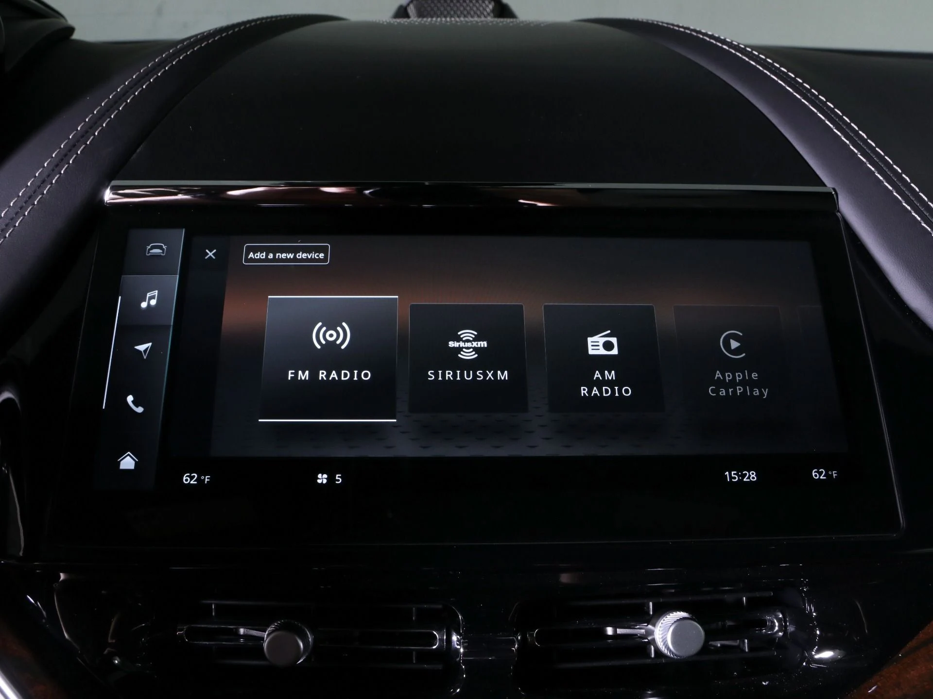 mph024_3374263038_New_2025_Aston_Martin_DBX_707_1758482586_ac4d3e6524