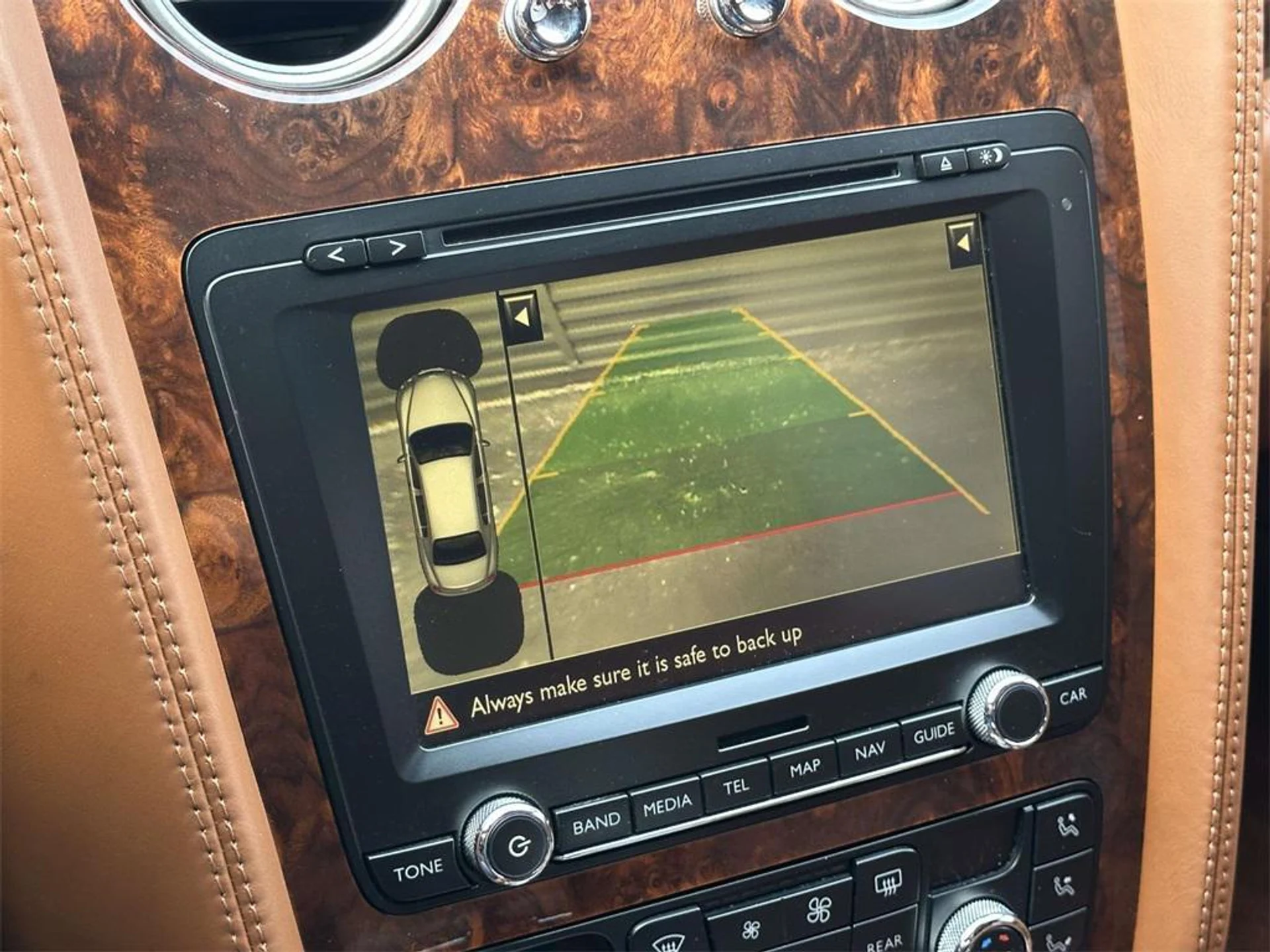 mph024_3382257674_xie9erb_Rr_L_Lz0_O_AC_0_Kld_UFR_7_OM_0cc8539253