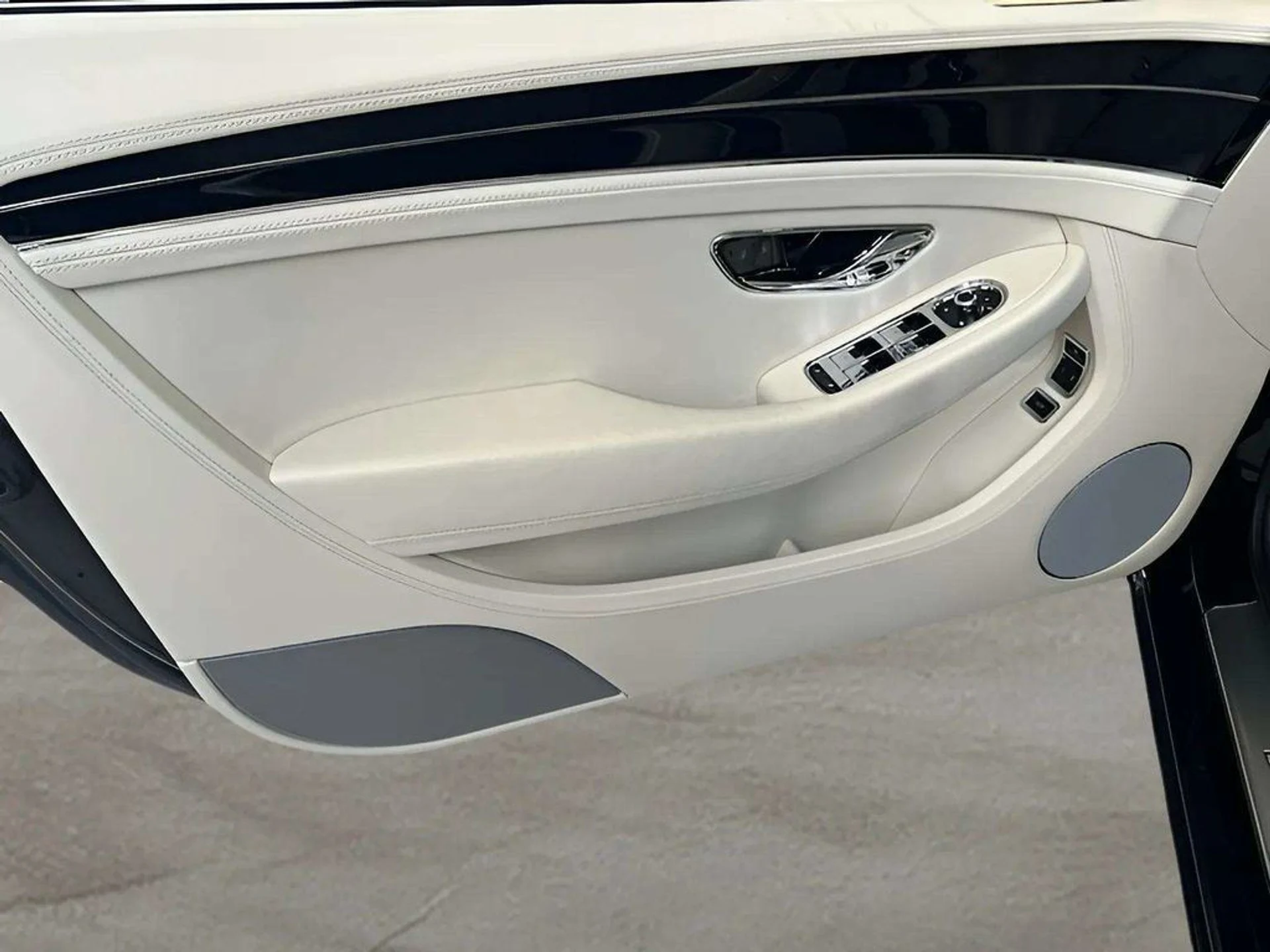 mph024_3386033835_ysmh7s89p36wugpbfg5azrs8u0l5_0aeef24f74