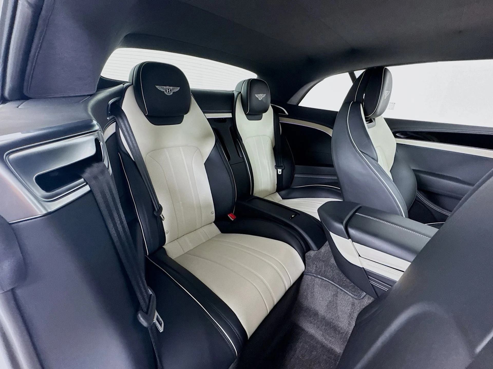 mph024_3395662126_2d1f7637d81740d1c19bedc8a5ee5a69x_8585e41602