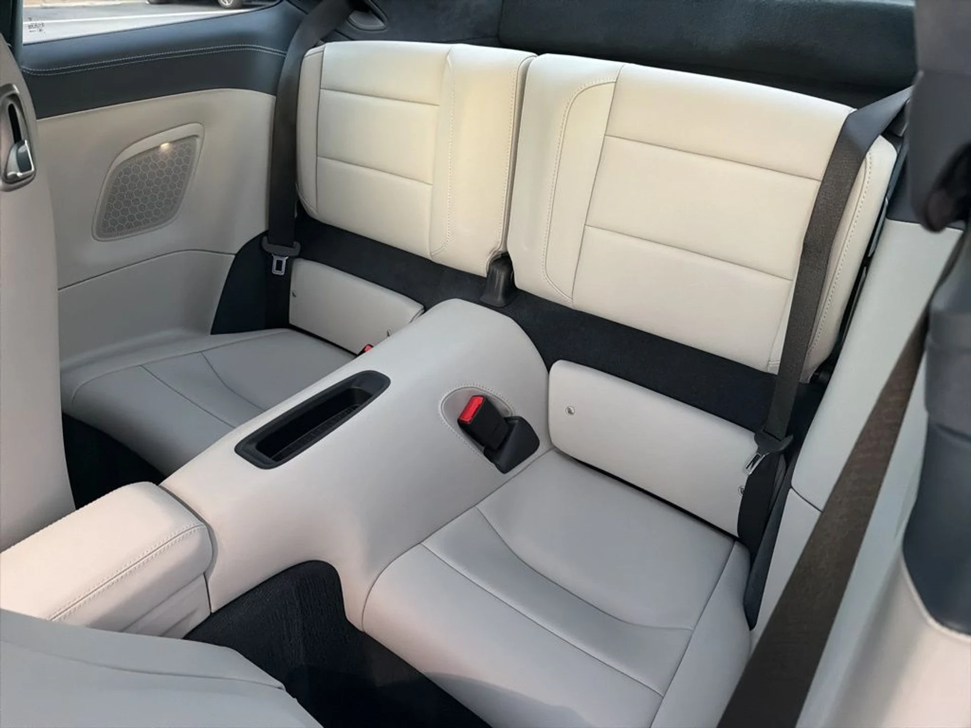 mph024_3402975926_420b6f9c0f4f6939d294c3eebde627ab_59cf383107