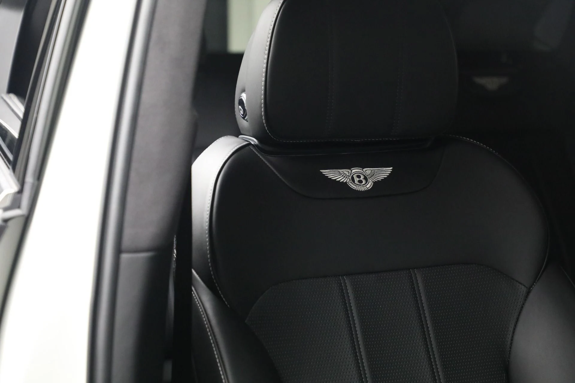 mph024_3411469877_Used_2018_Bentley_Bentayga_Activity_Edition_aeb75884d4