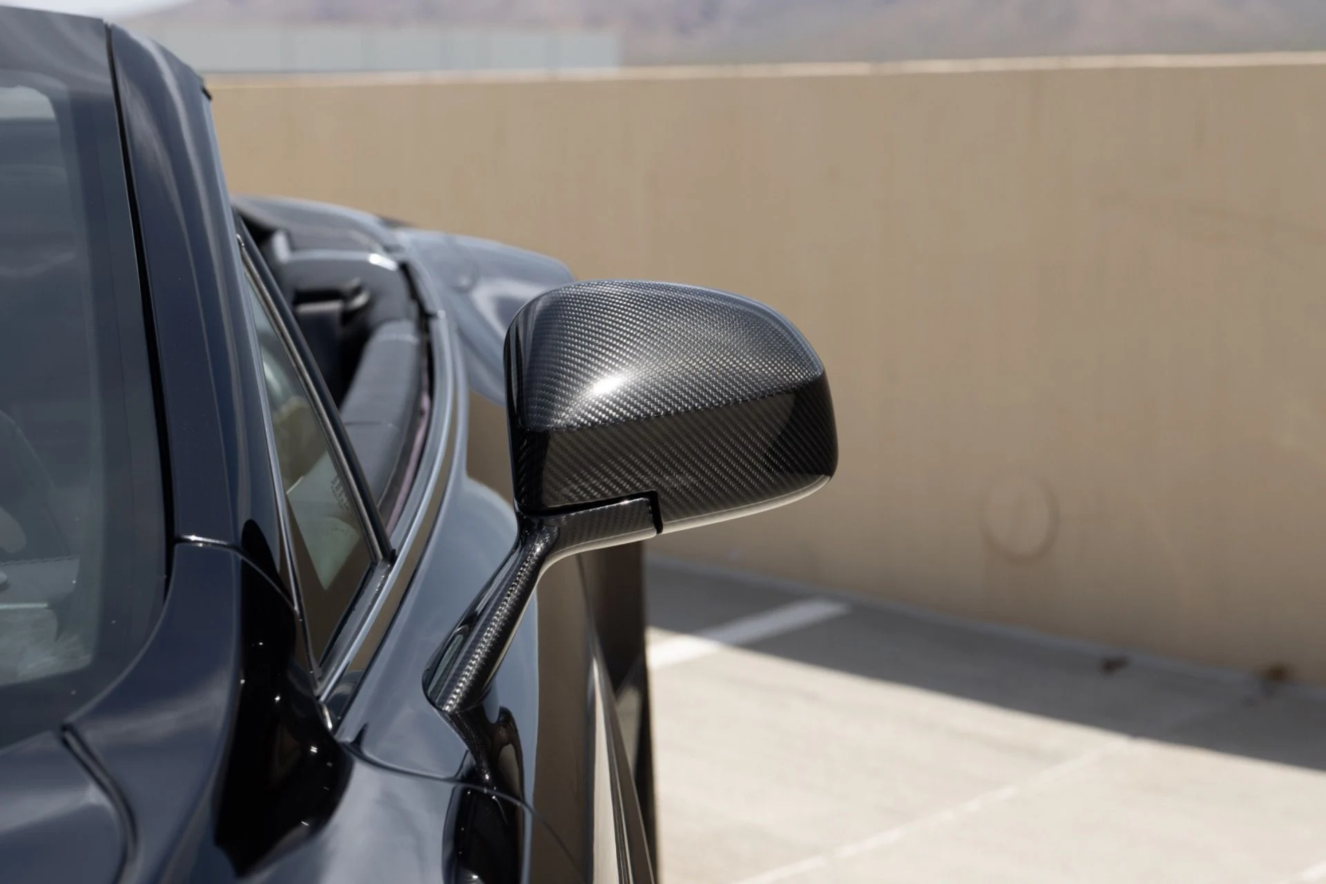 mph024_3420103192_Used_2015_Aston_Martin_Vanquish_Volante_1776978035_6165705778