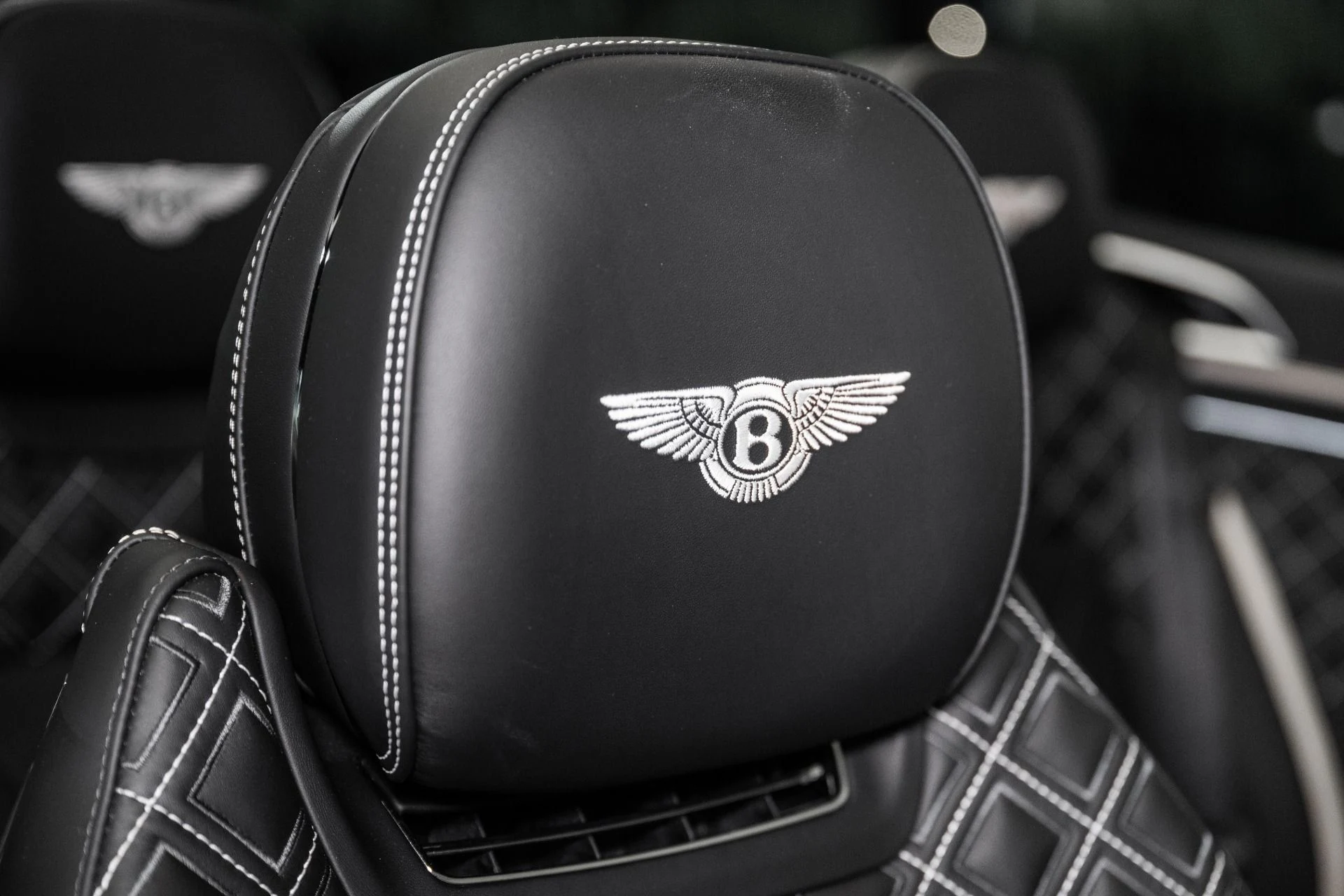 mph024_343021263_Used_2022_Bentley_Continental_GTC_Speed_1758378020_f9be0e1e61