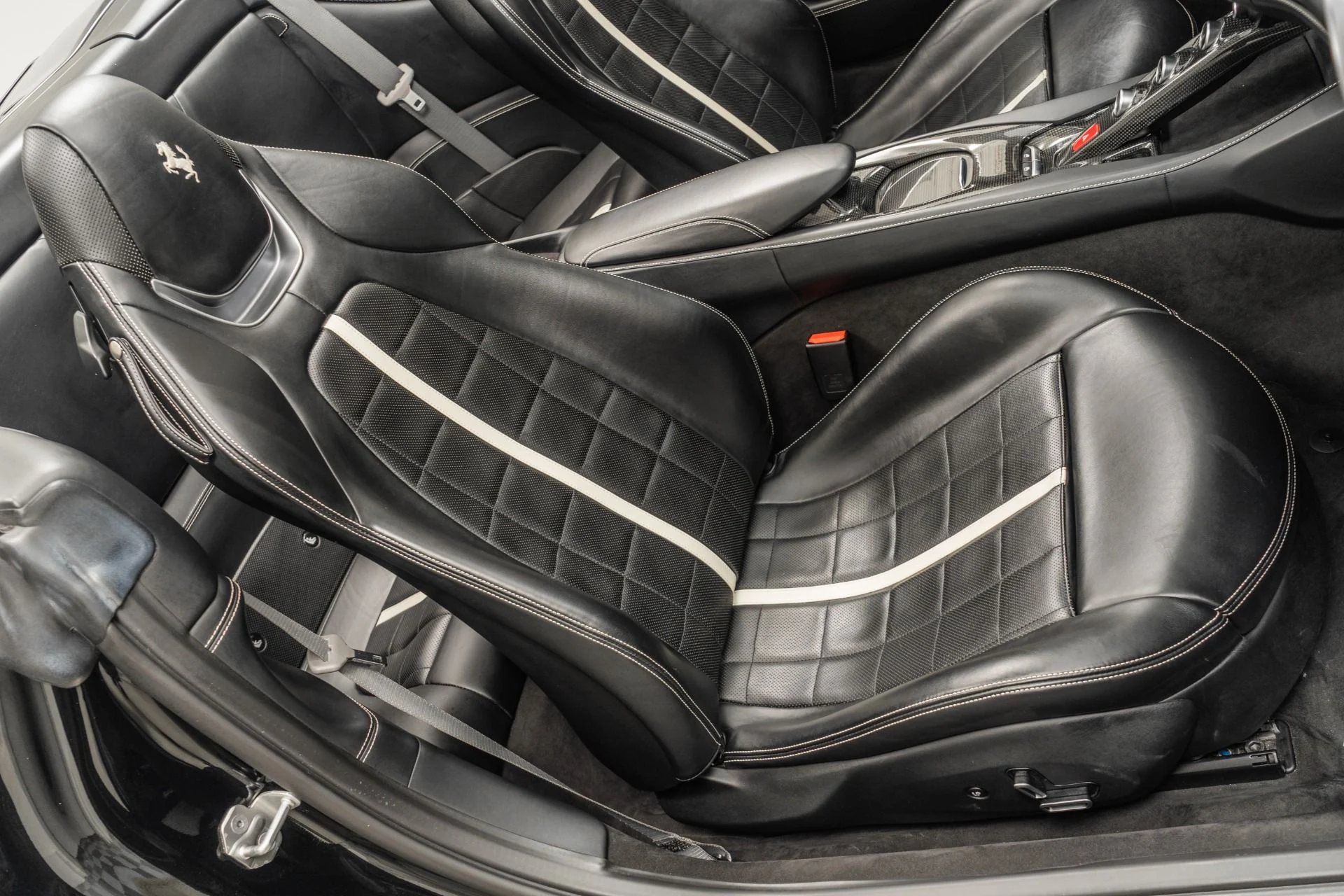 mph024_3435276686_Used_2020_Ferrari_Portofino_Lots_of_Interior_Carbon_Square_Quilting_Magneride_Suspension_1763996776_57396b0074