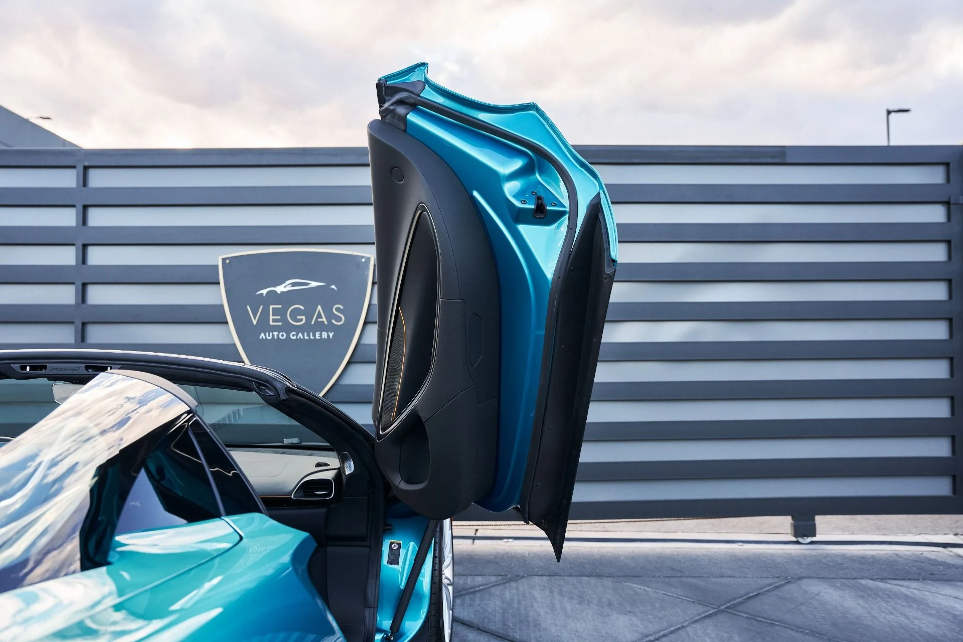 mph024_3437951835_Used_2025_Mc_Laren_Artura_1771382304_097fbfe31c