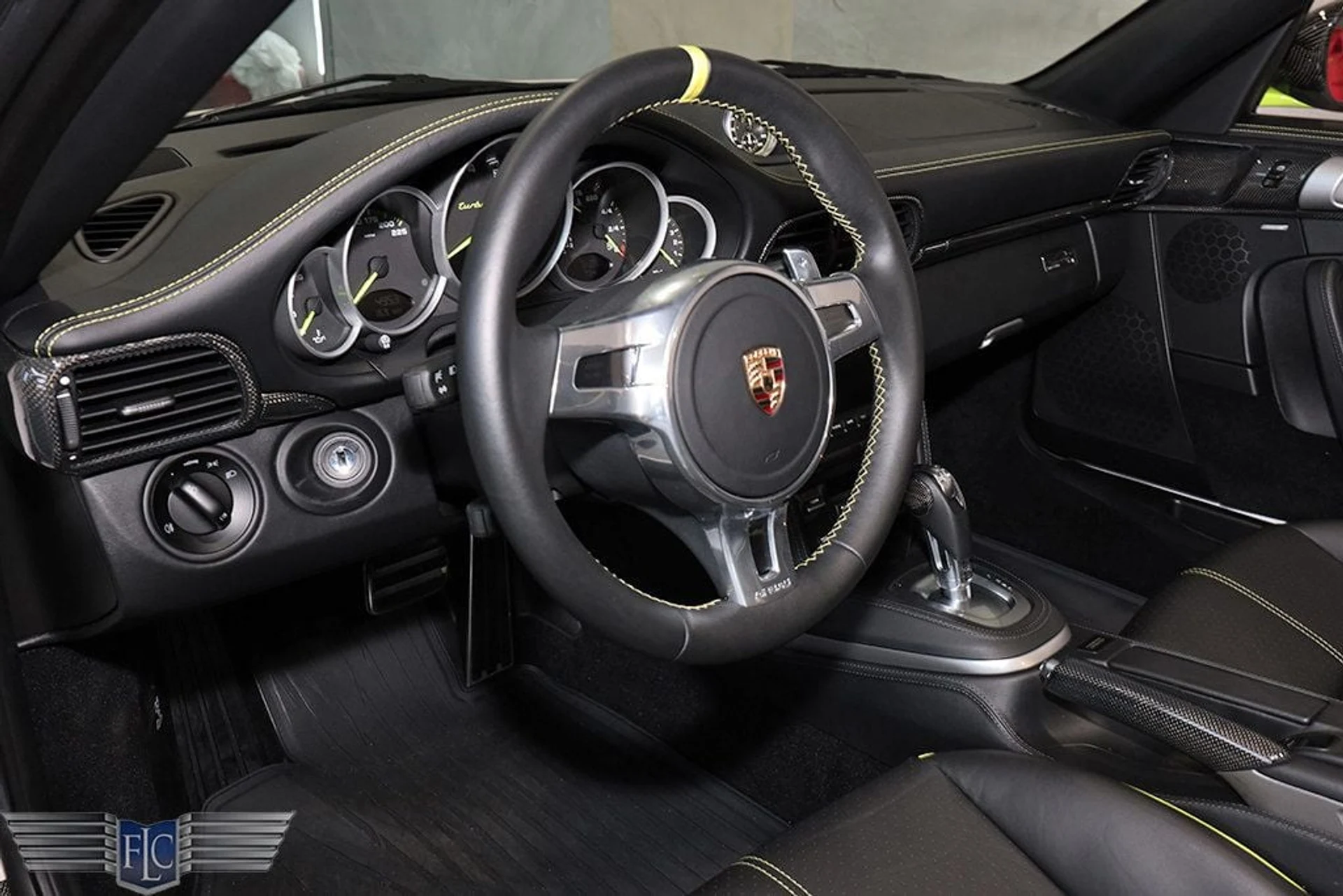 mph024_3442195234_used_2012_porsche_911_turbocabriolet_9689_23013530_25_1024_a5a0841720