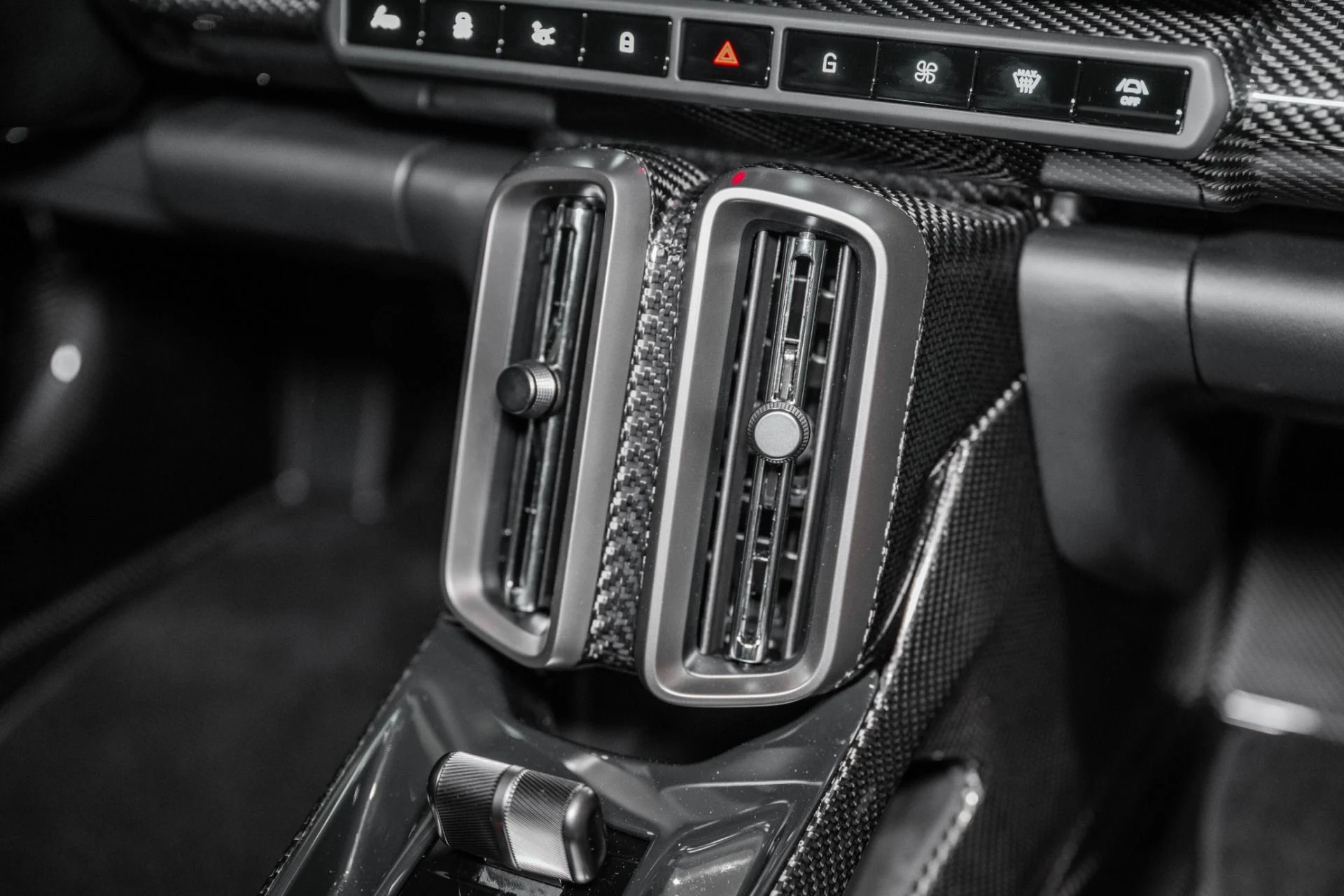 mph024_3443785658_New_2026_ASTON_MARTIN_VALHALLA_COUPE_1775321272_710fea9f94