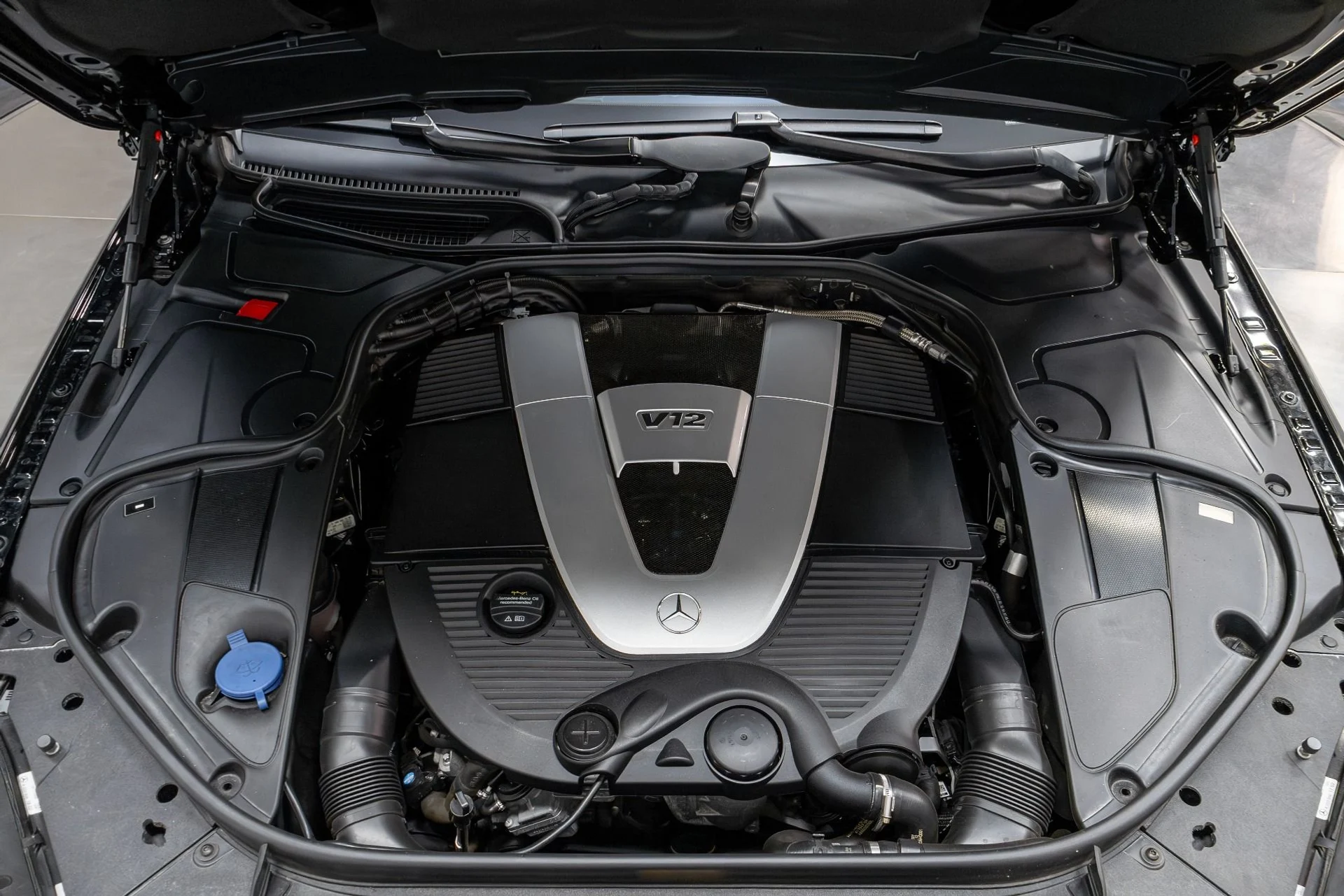 mph024_3461667730_Used_2016_Mercedes_Benz_S_Class_Maybach_S_600_1763586066_9d3bd02591