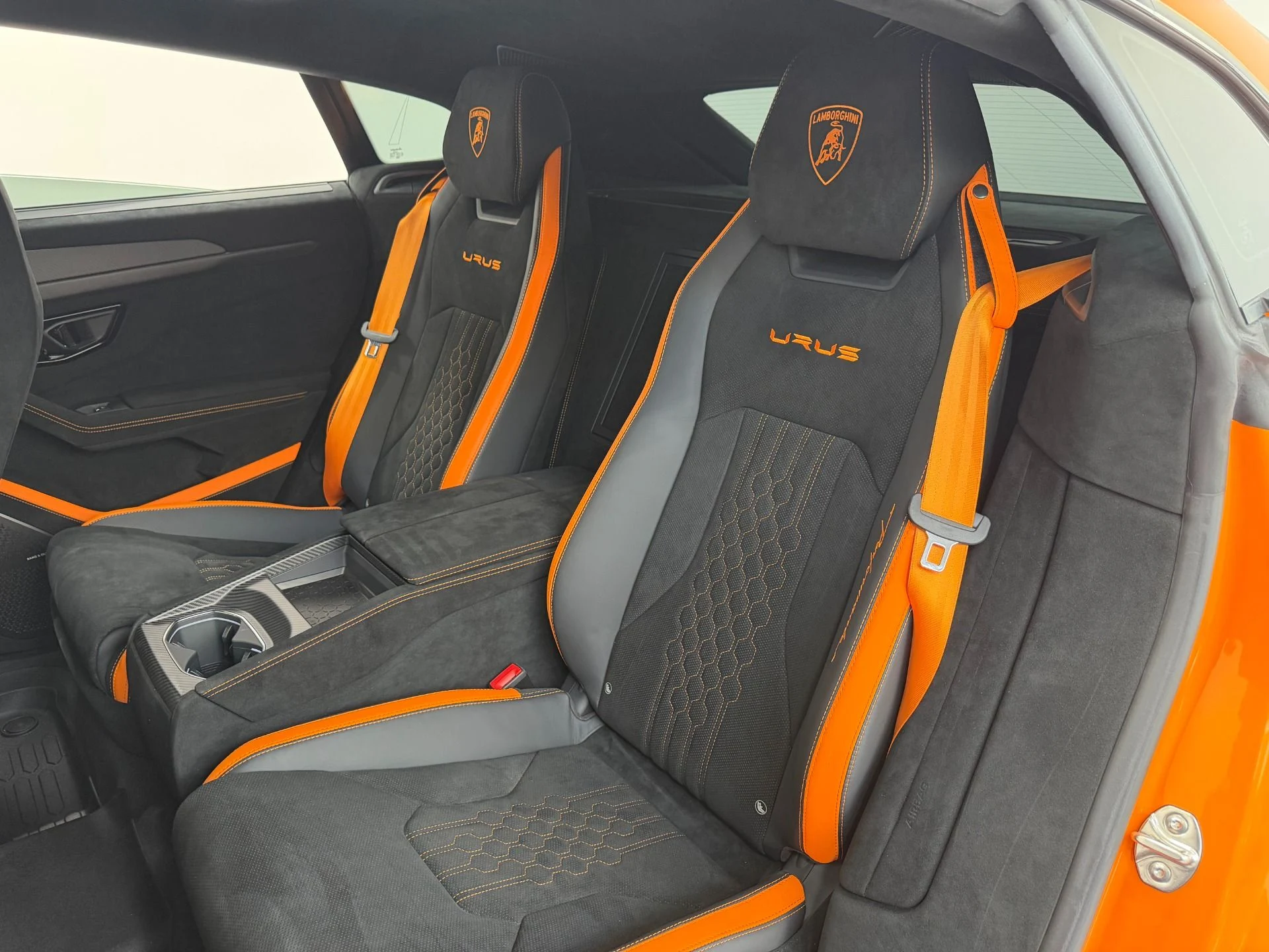 mph024_3464961817_Used_2024_Lamborghini_Urus_Performante_72_K_in_Options_3_D_Audio_Full_Carbon_Exterior_Package_1782147517_7e4f88b421