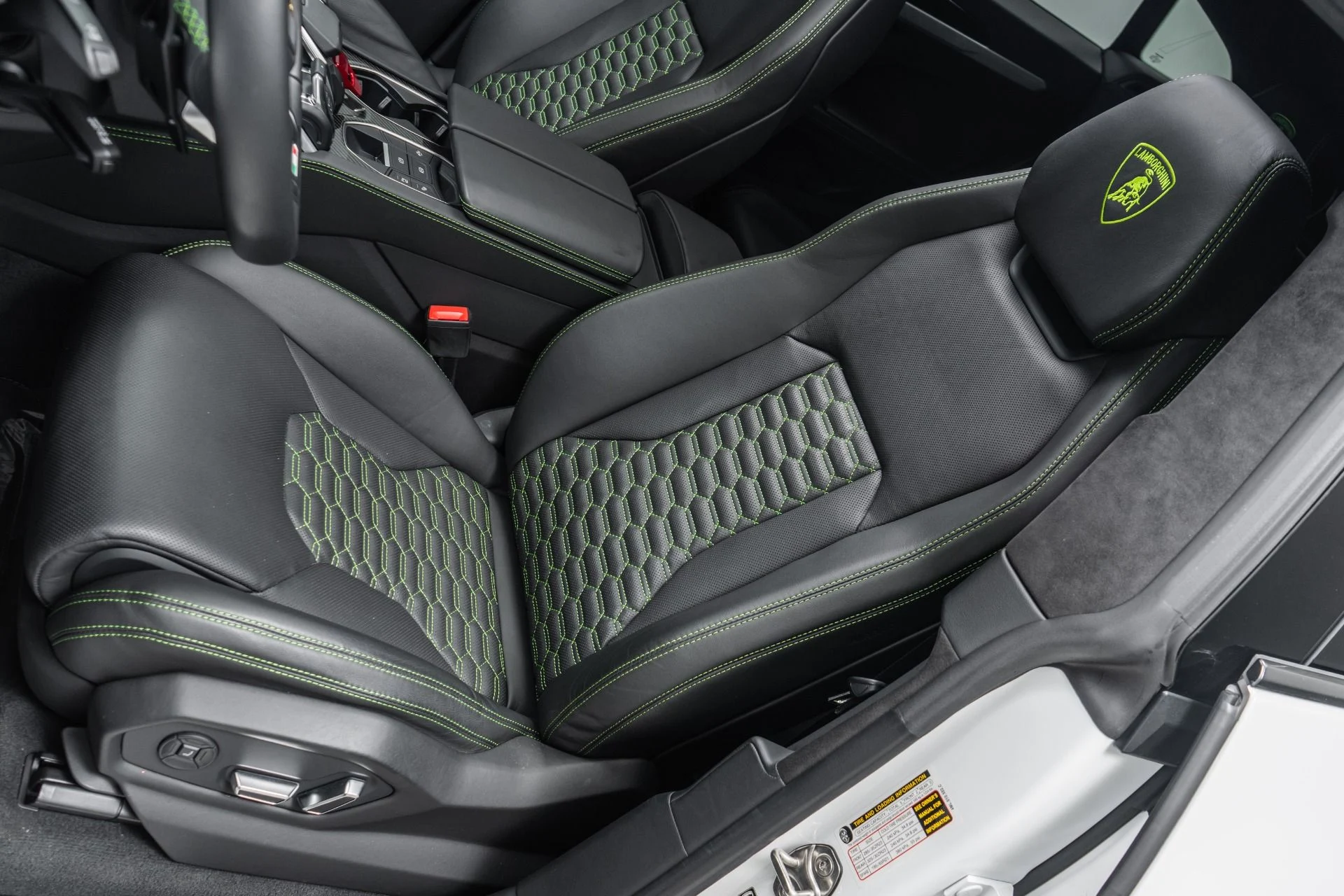 mph024_3466171582_Used_2021_Lamborghini_Urus_Q_Citura_interior_Ventilated_Front_Seats_with_Massage_1772724519_92248bc780