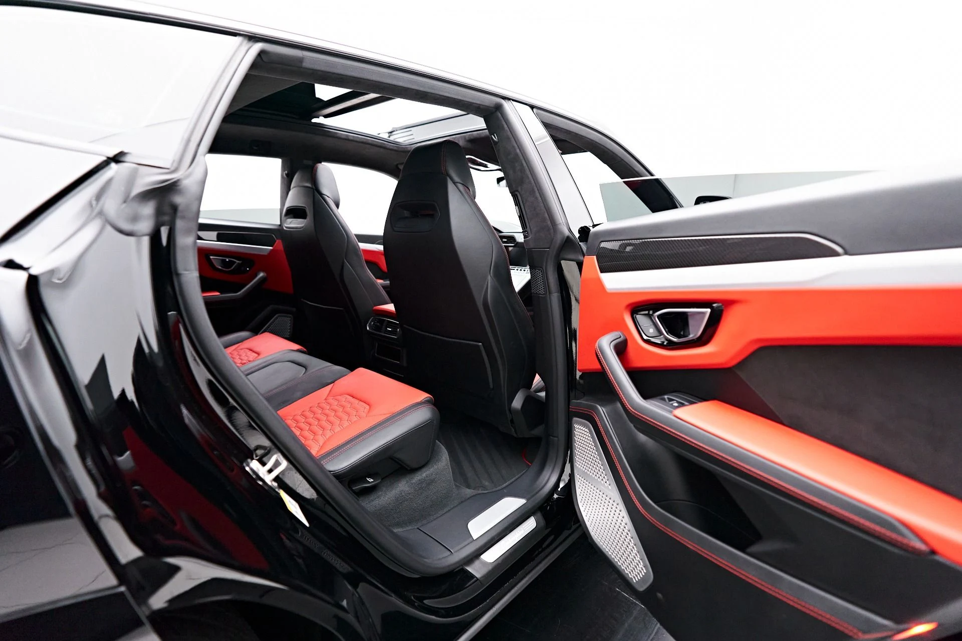 mph024_3468853974_Used_2021_Lamborghini_Urus_1706838711_ecf7f5971d