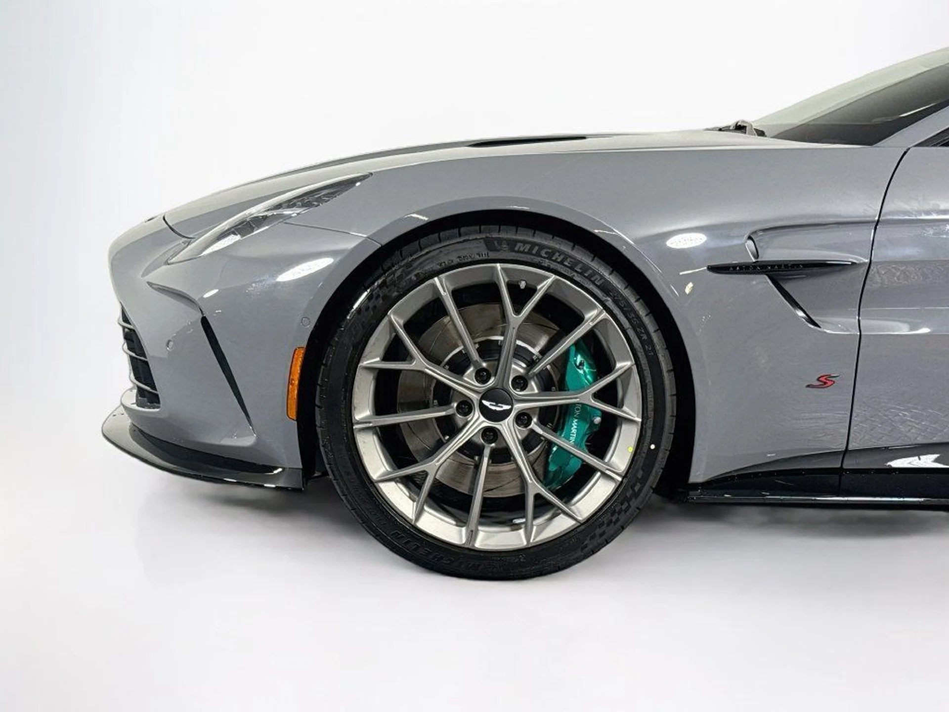 mph024_3471812276_new_2026_aston_martin_vantage_sroadster_11350_23086736_24_1024_a77422f5df