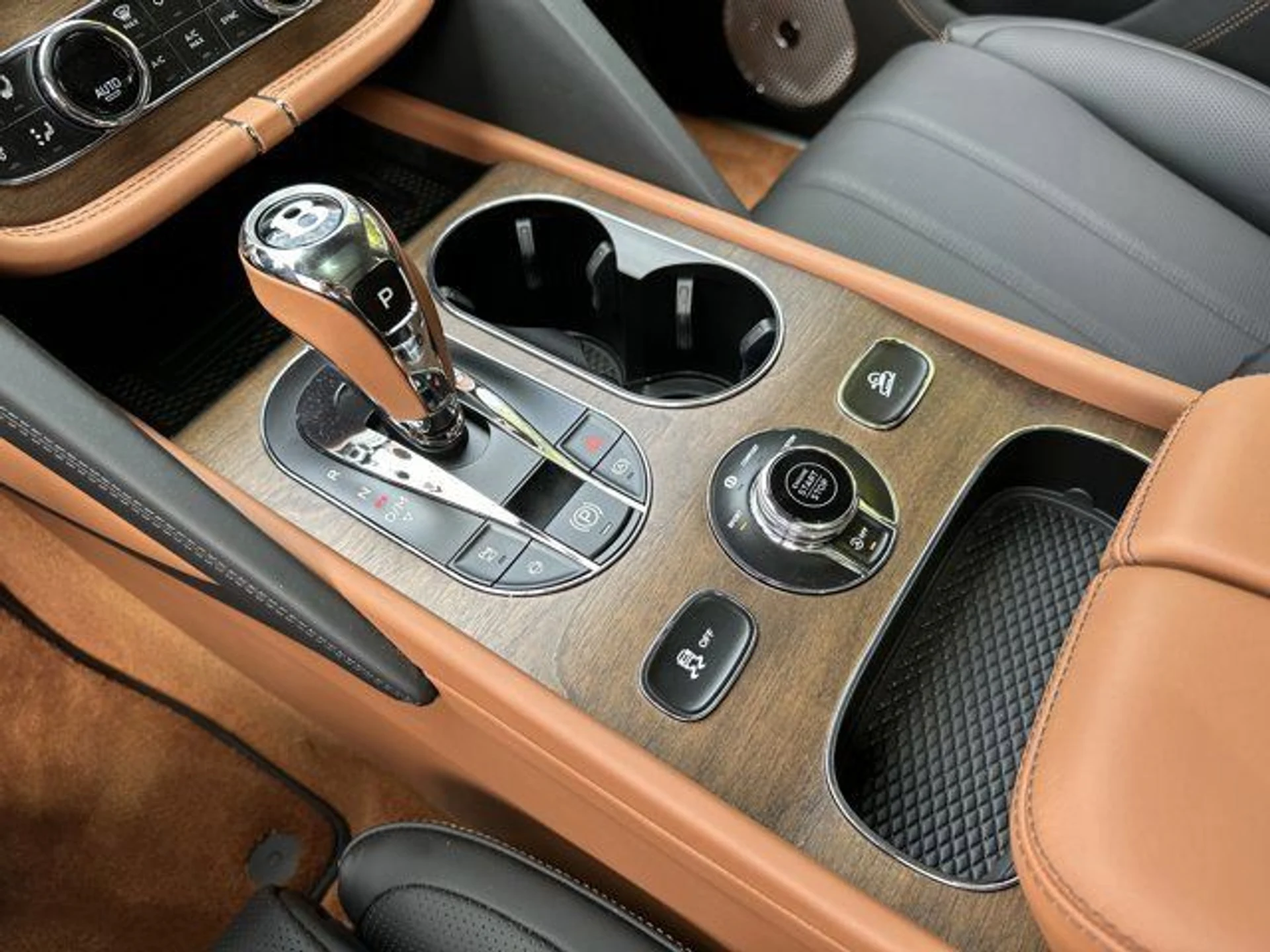 mph024_3476964338_ce73dbc20ad04ded80815bbe24995a8d_11bdf0f484