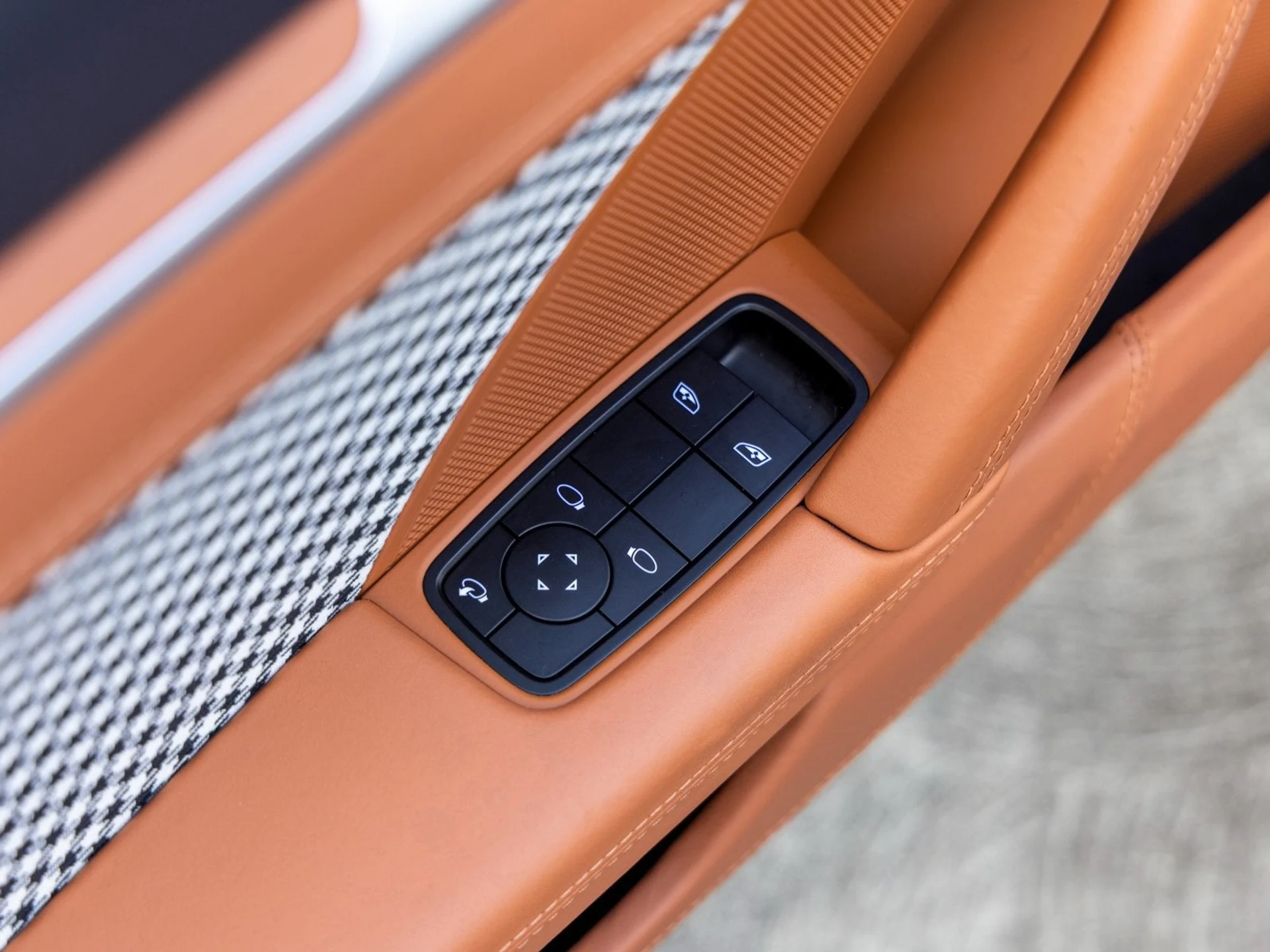 mph024_3492520844_25_c23554e593