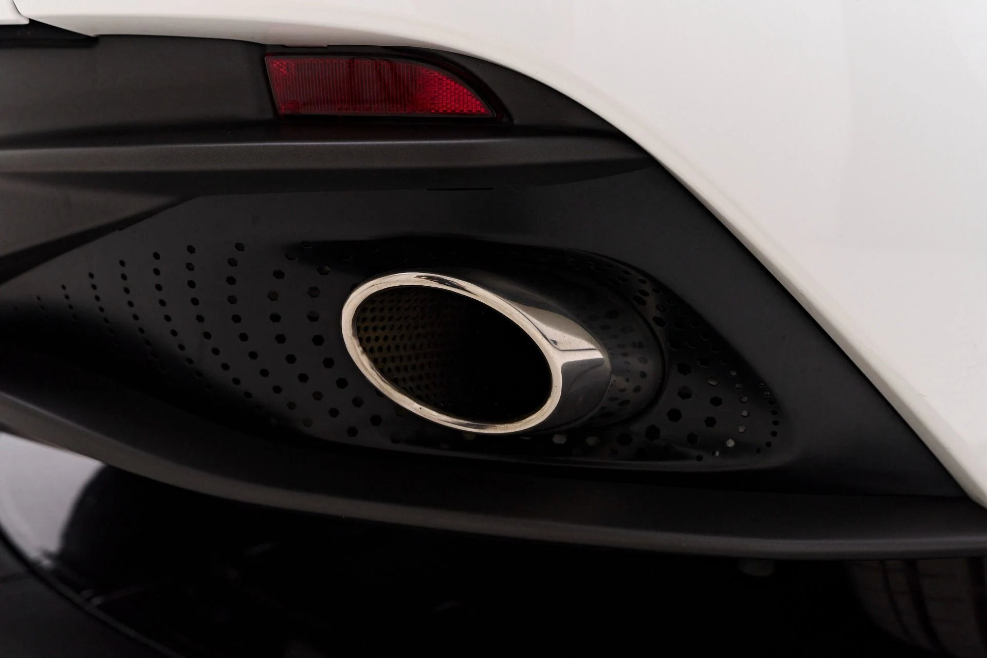 mph024_349273036_Used_2019_Aston_Martin_DB_11_Base_1758851295_45158e42da