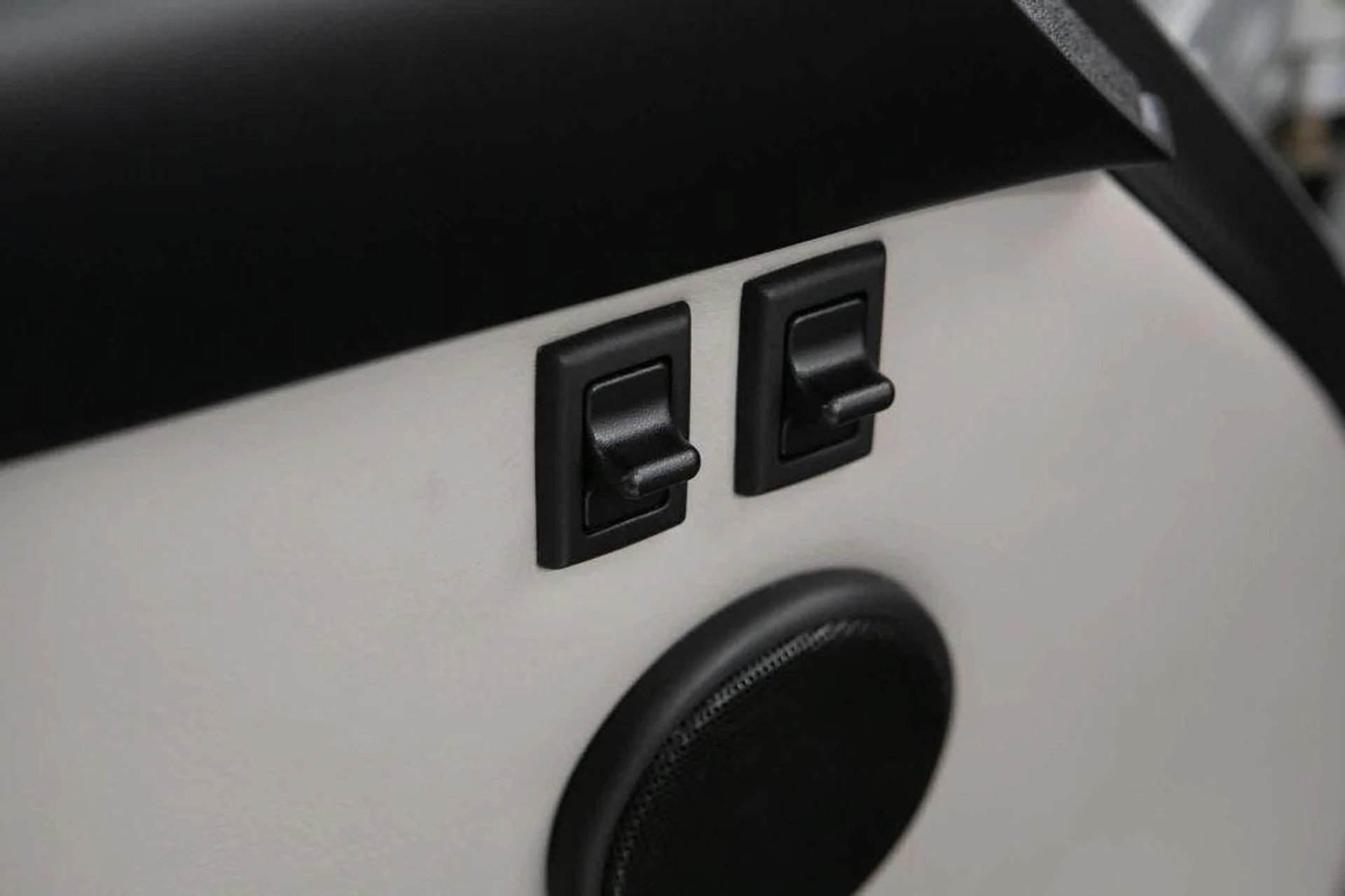 mph024_3501999018_0_SV_Zfz_Hf_Xy_IM_1c_Kxb8_V24_RLNUM_34f76313fa