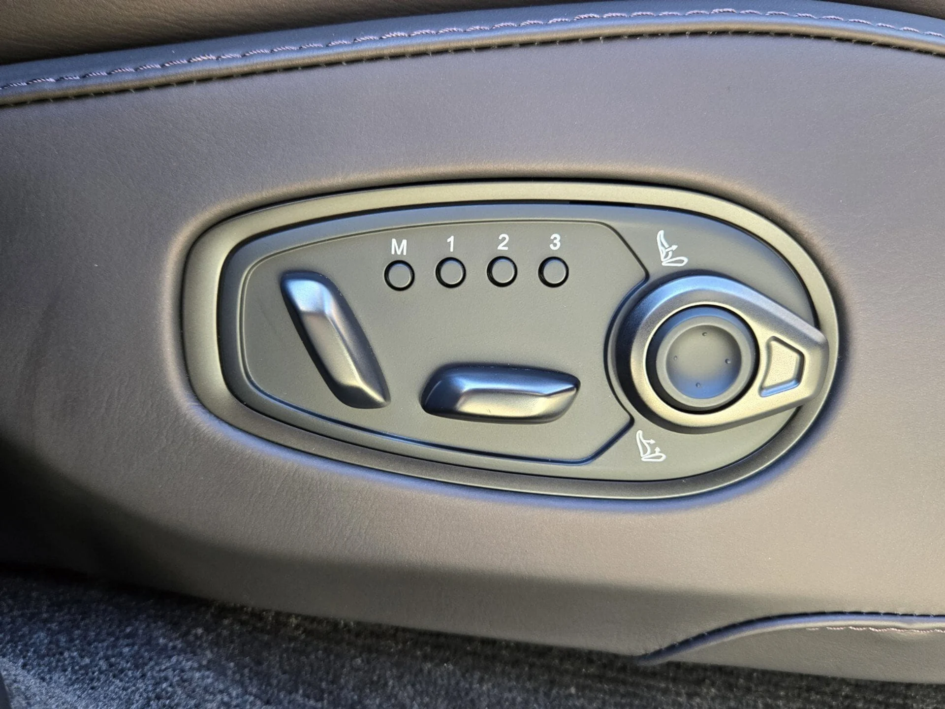 mph024_3516540824_09cc03246d68d6200e7080695f686e5ex_c32a63df26