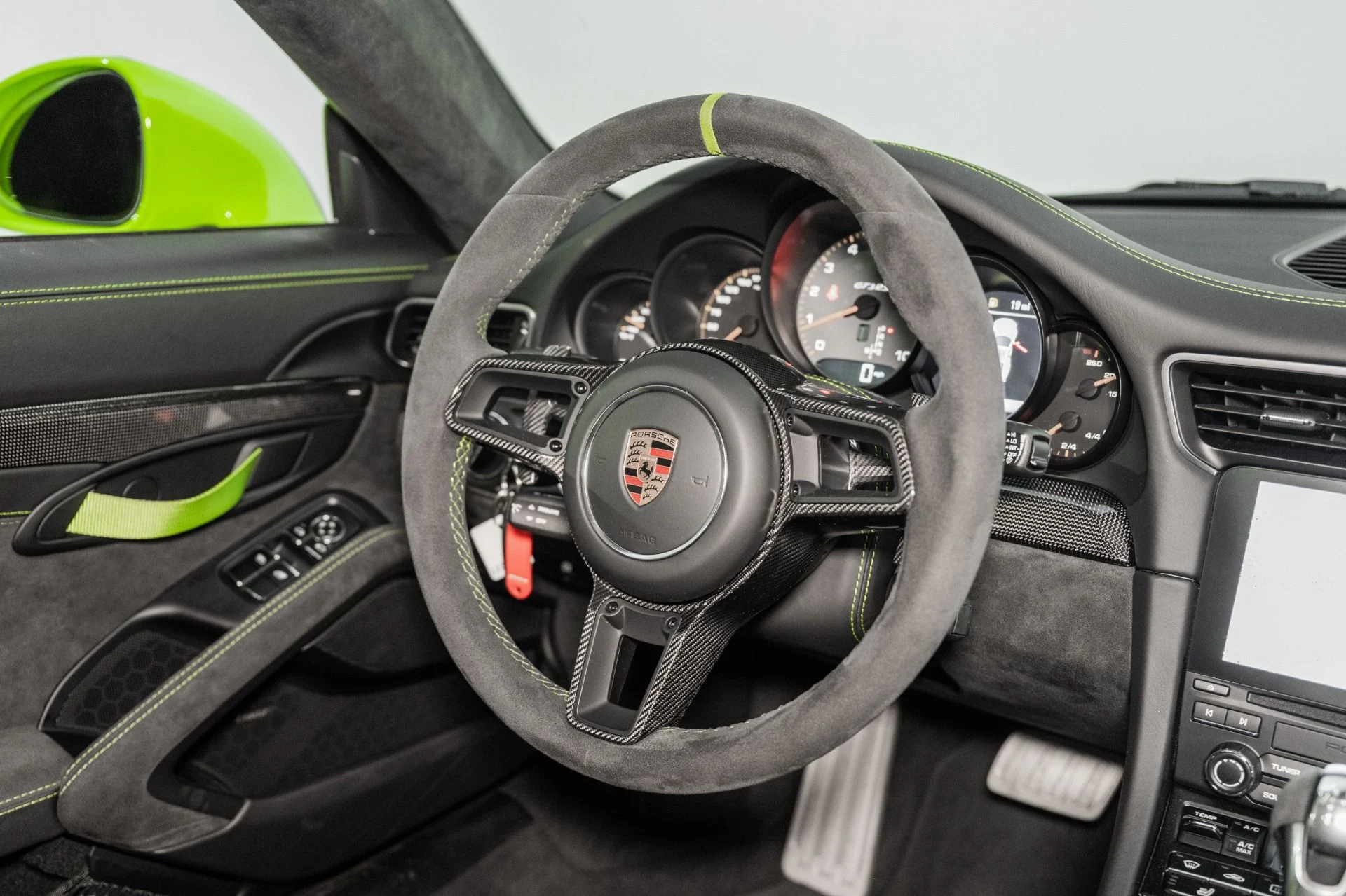 mph024_3522682153_Used_2019_Porsche_911_GT_3_RS_1761058034_8aaa7724be