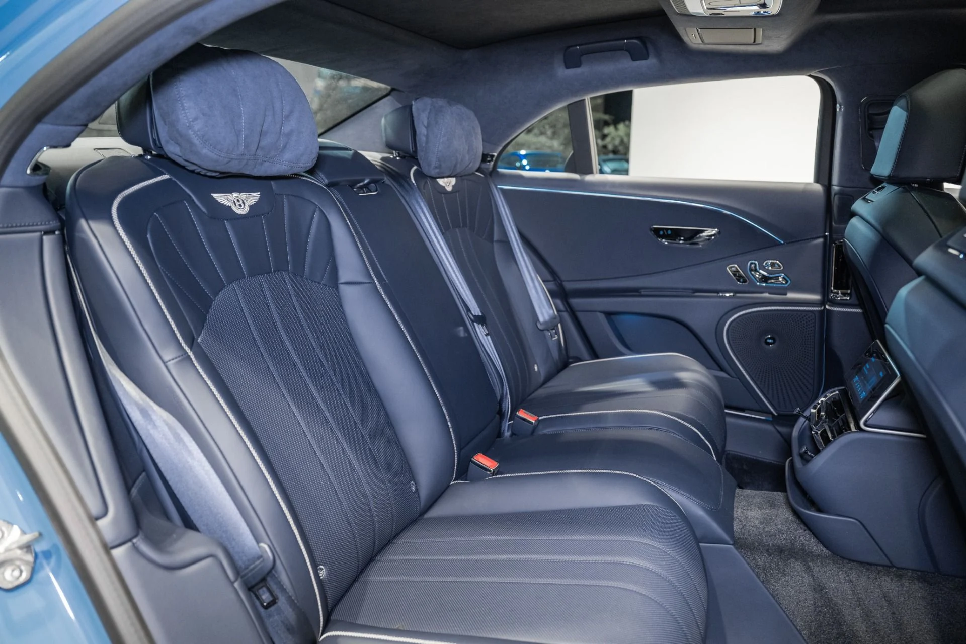 mph024_3527985407_Used_2024_Bentley_Flying_Spur_Edition_8_1777999219_3087b14b7e