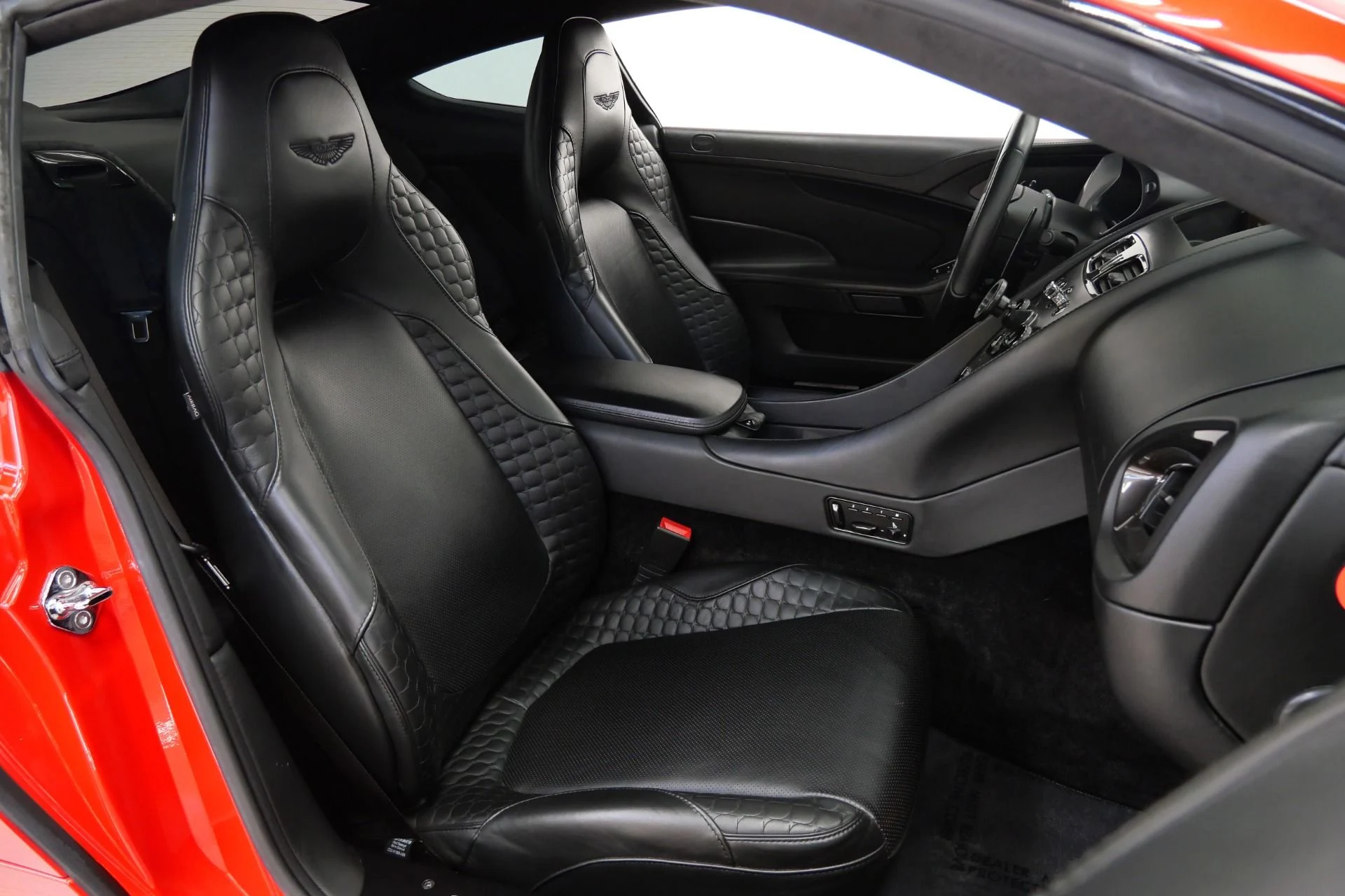 mph024_3536550558_Used_2014_Aston_Martin_Vanquish_AML_Color_V12_Power_Awesome_Sound_1781289634_6d6c8a0e05