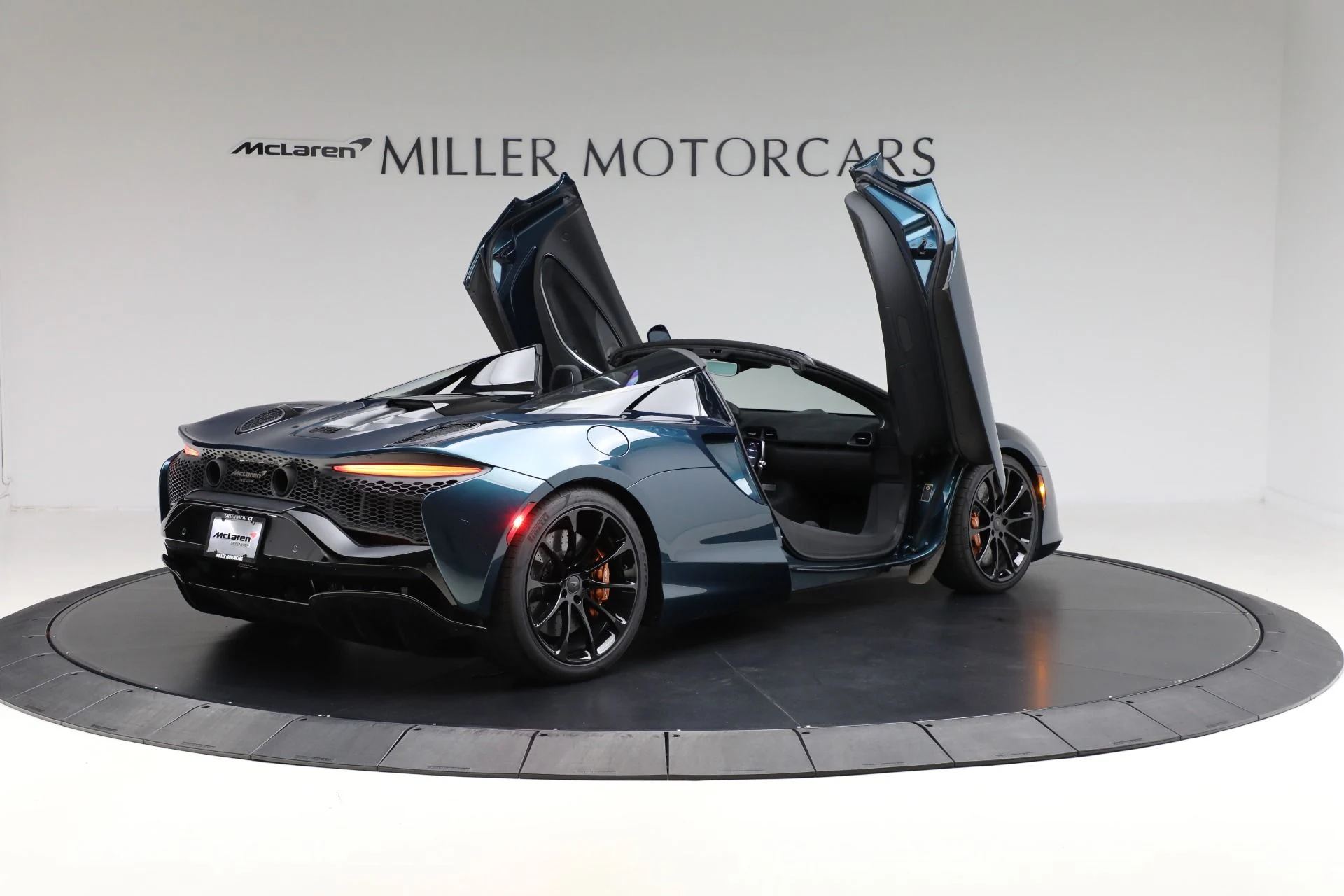 mph024_3542618838_Used_2025_Mc_Laren_Artura_Spider_e37790d140