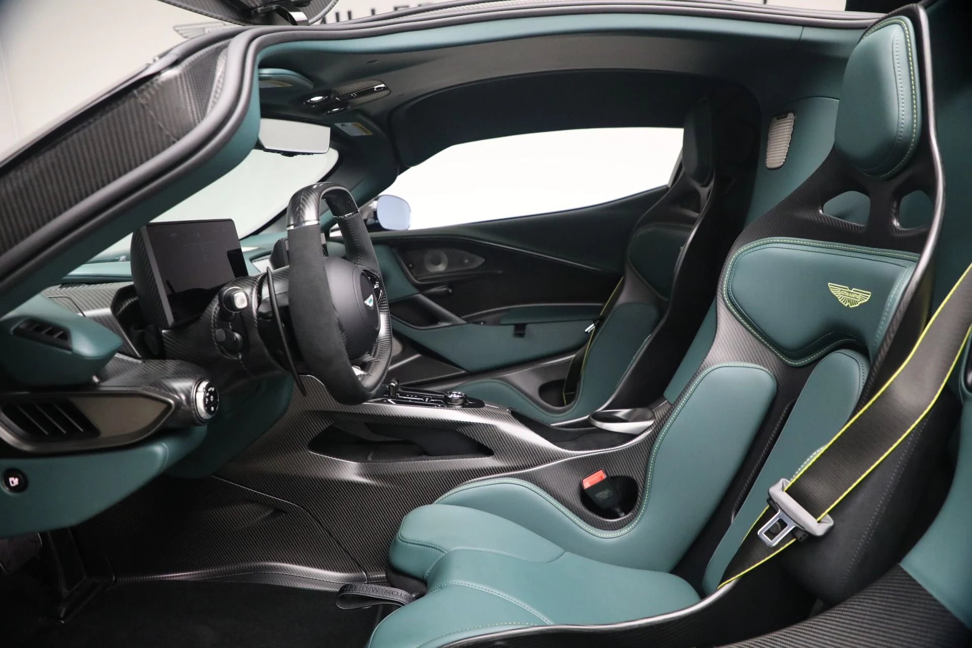 mph024_3543541809_New_2026_Aston_Martin_Valhalla_1779312617_02d56f5dc7