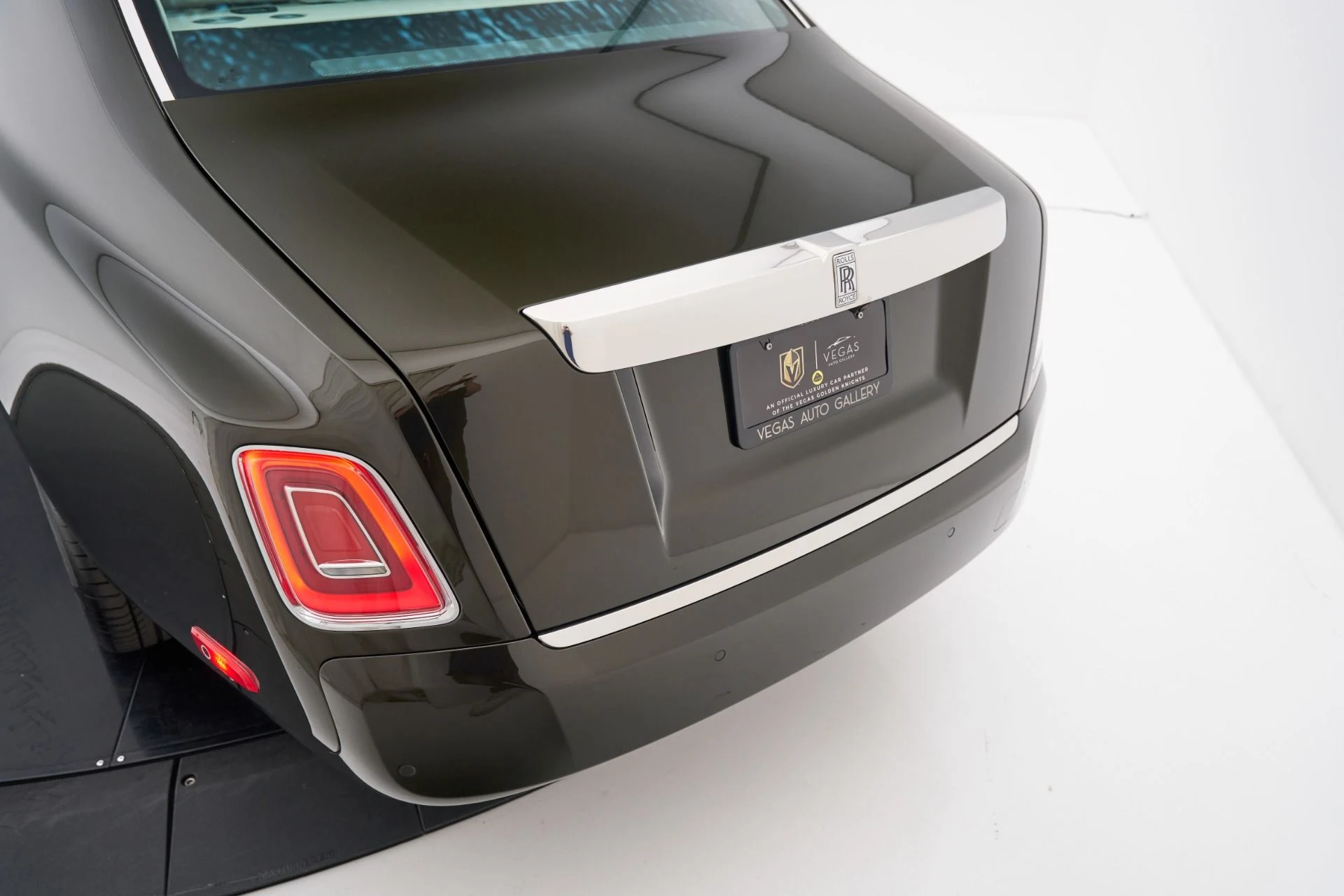 mph024_3543985387_Used_2026_Rolls_Royce_Phantom_Base_1792615170_7f66ac0576