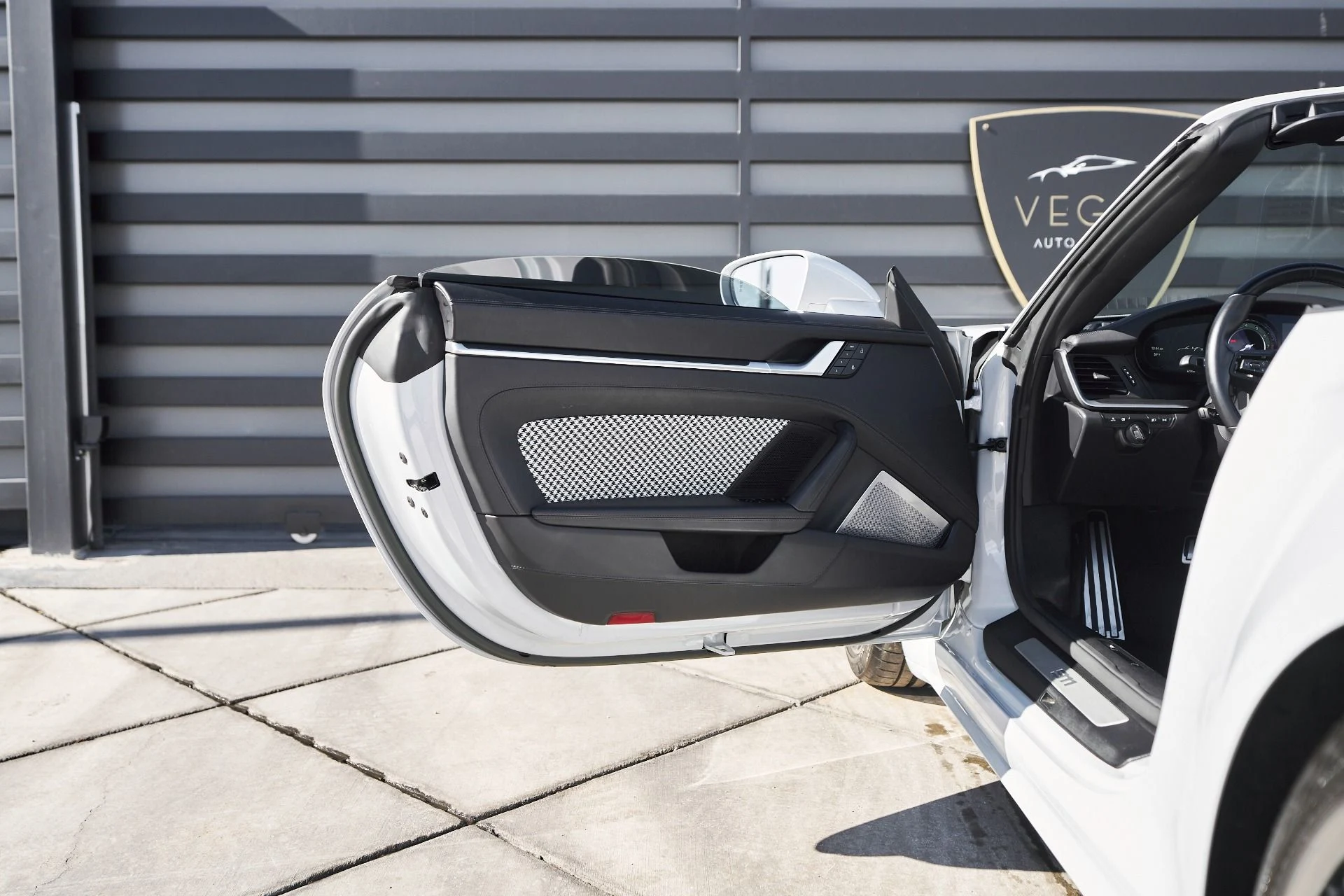 mph024_3546137860_Used_2023_Porsche_911_Turbo_S_1763676479_9f23bc1369