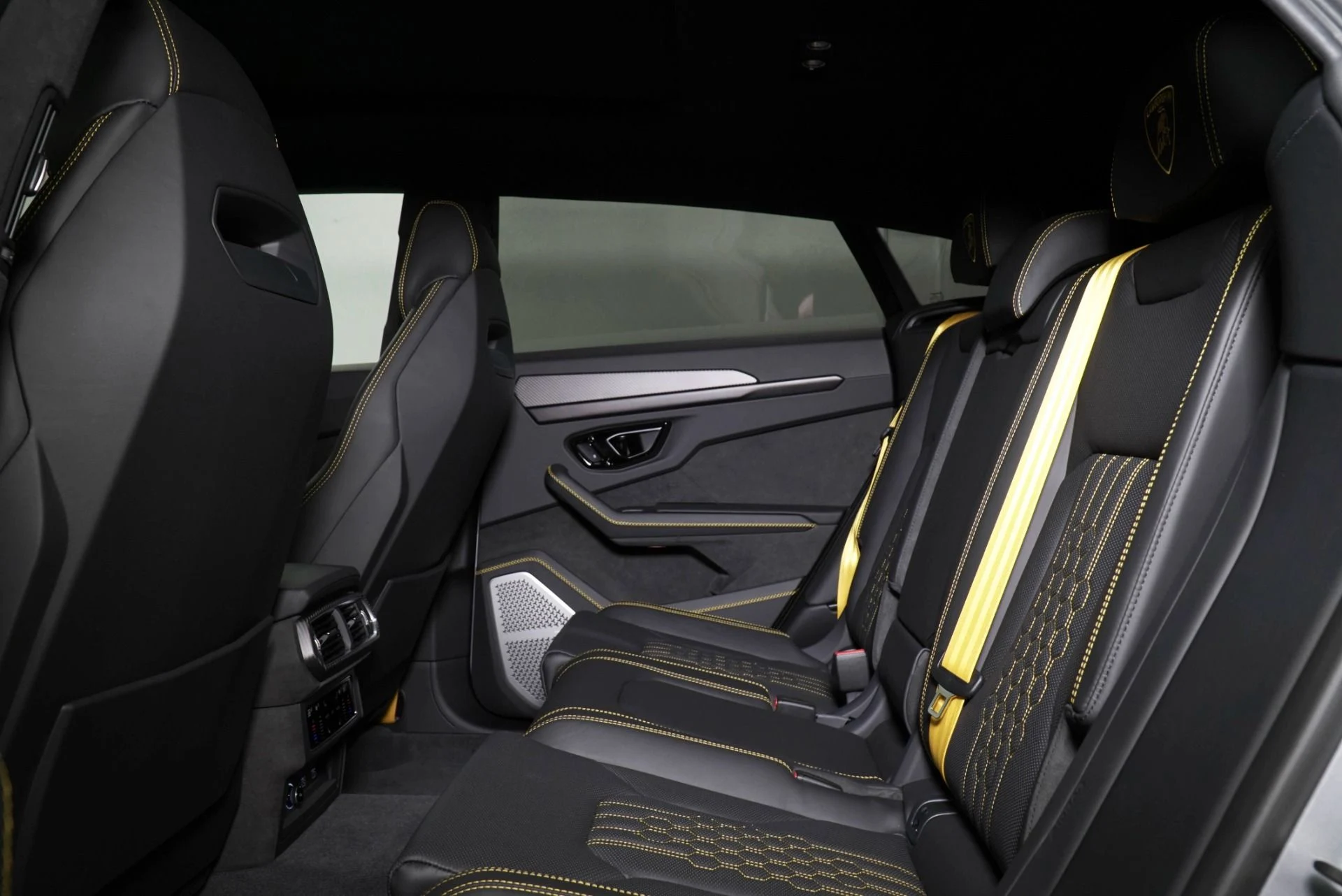 mph024_3554808451_New_2025_Lamborghini_Urus_SE_1776533291_ae11b33695