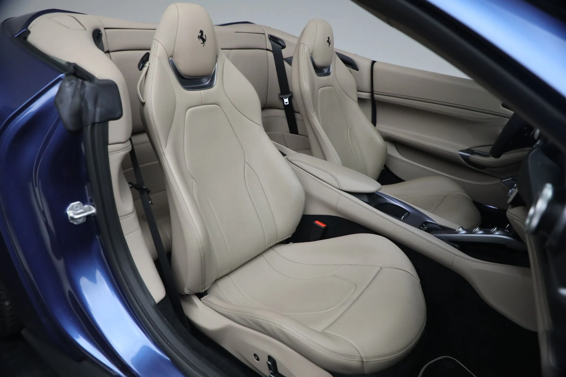 mph024_3560831193_Used_2020_Ferrari_Portofino_1771280099_629f43f7e8