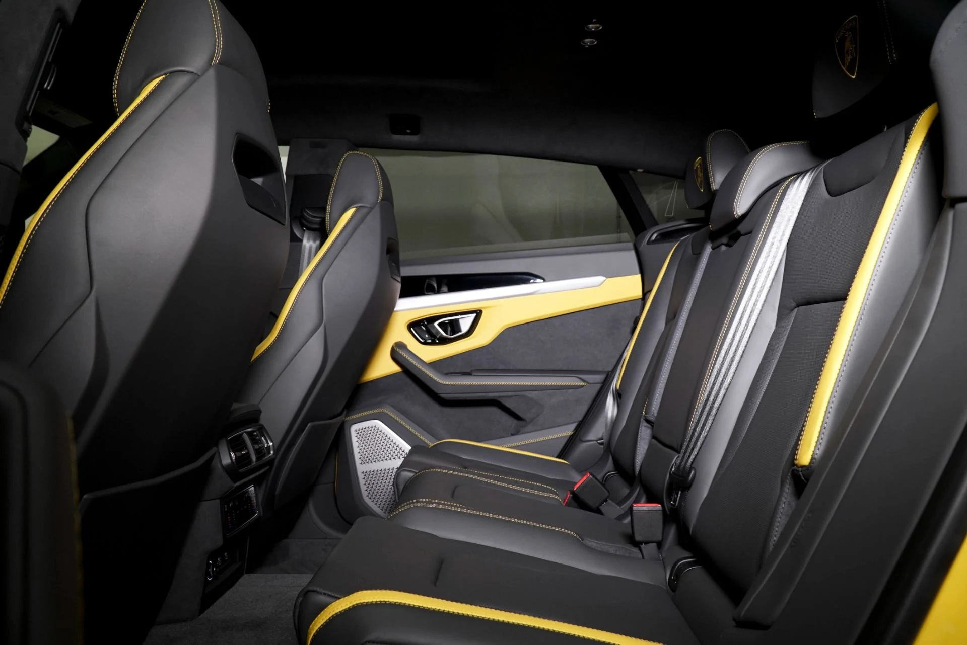 mph024_3561883916_New_2026_Lamborghini_Urus_SE_1776446130_61e92b3603