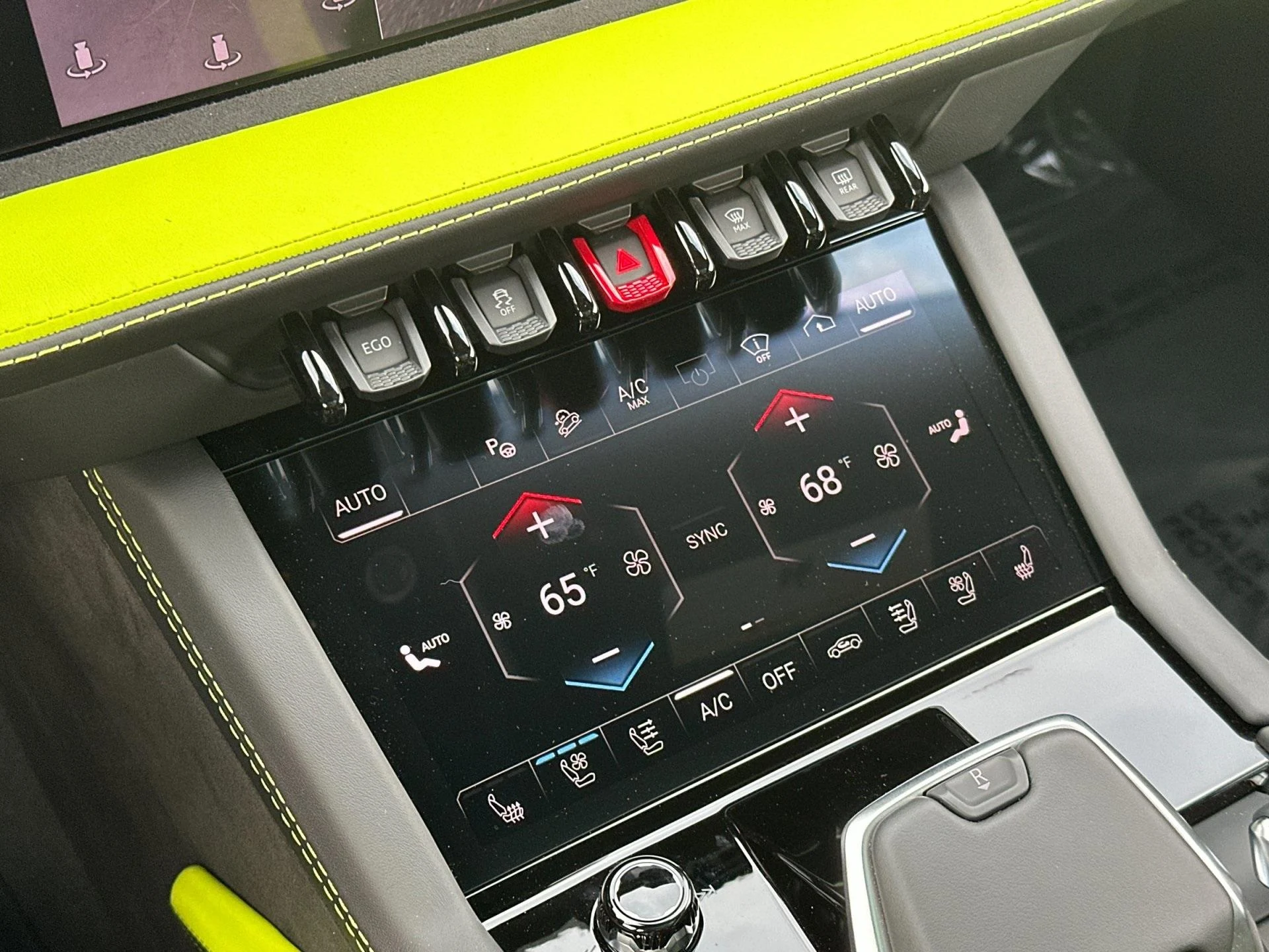 mph024_3562487724_New_2025_Lamborghini_Urus_SE_1762960335_350436473d