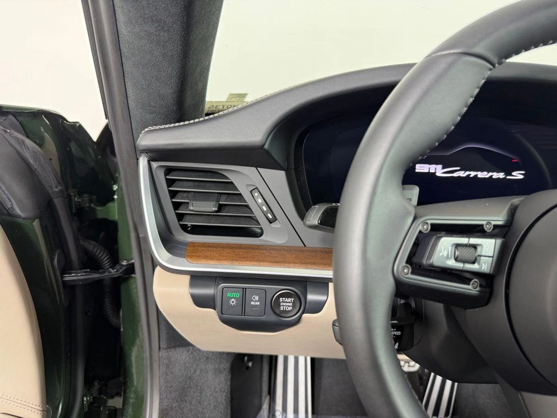 mph024_3567737577_Ij75_VO_La_T_x_T3_IT_2mj8p8b_A_Hgz4_ba97f5e7b3