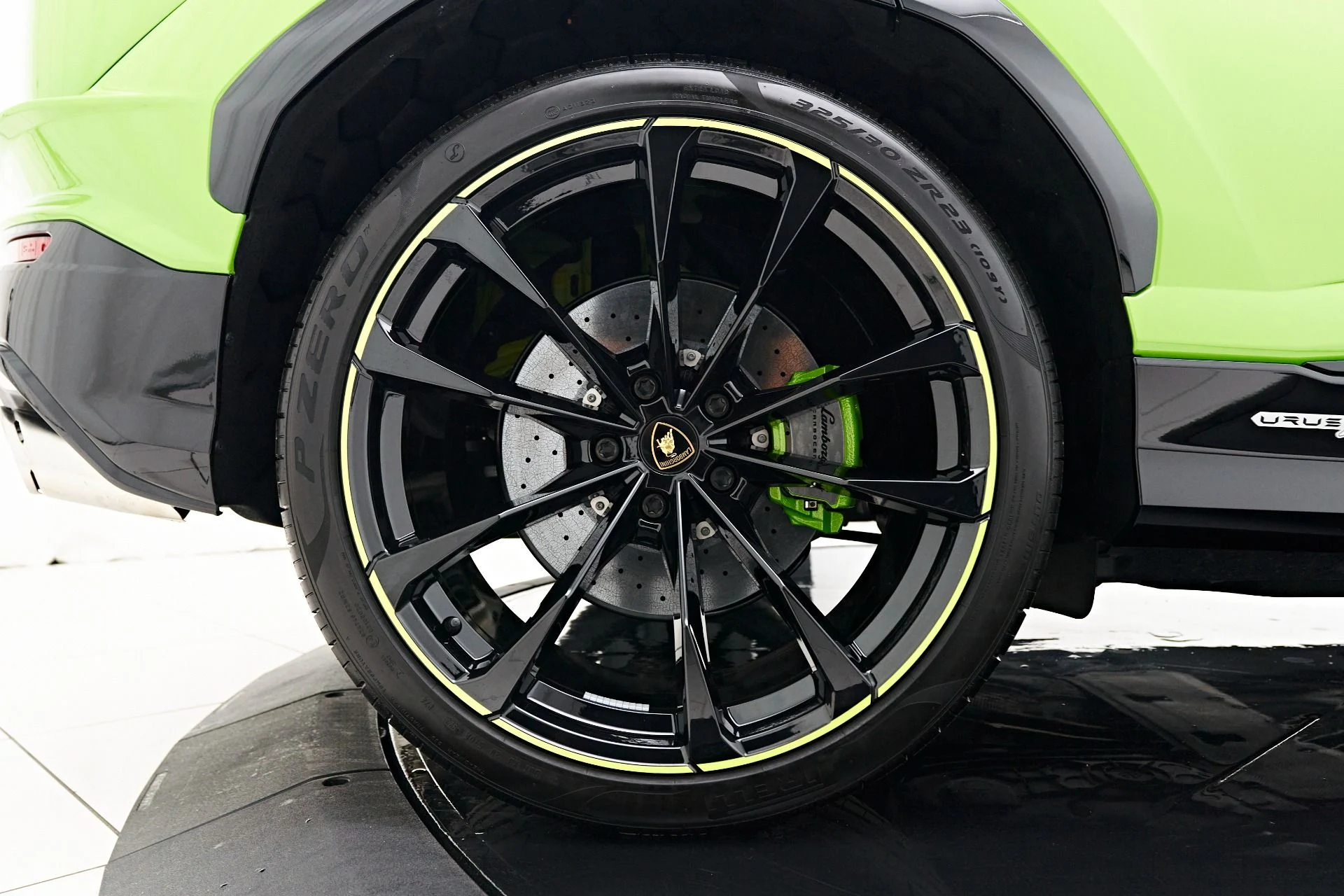 mph024_3575888637_Used_2023_Lamborghini_Urus_S_1692657144_3b6e9e77a3