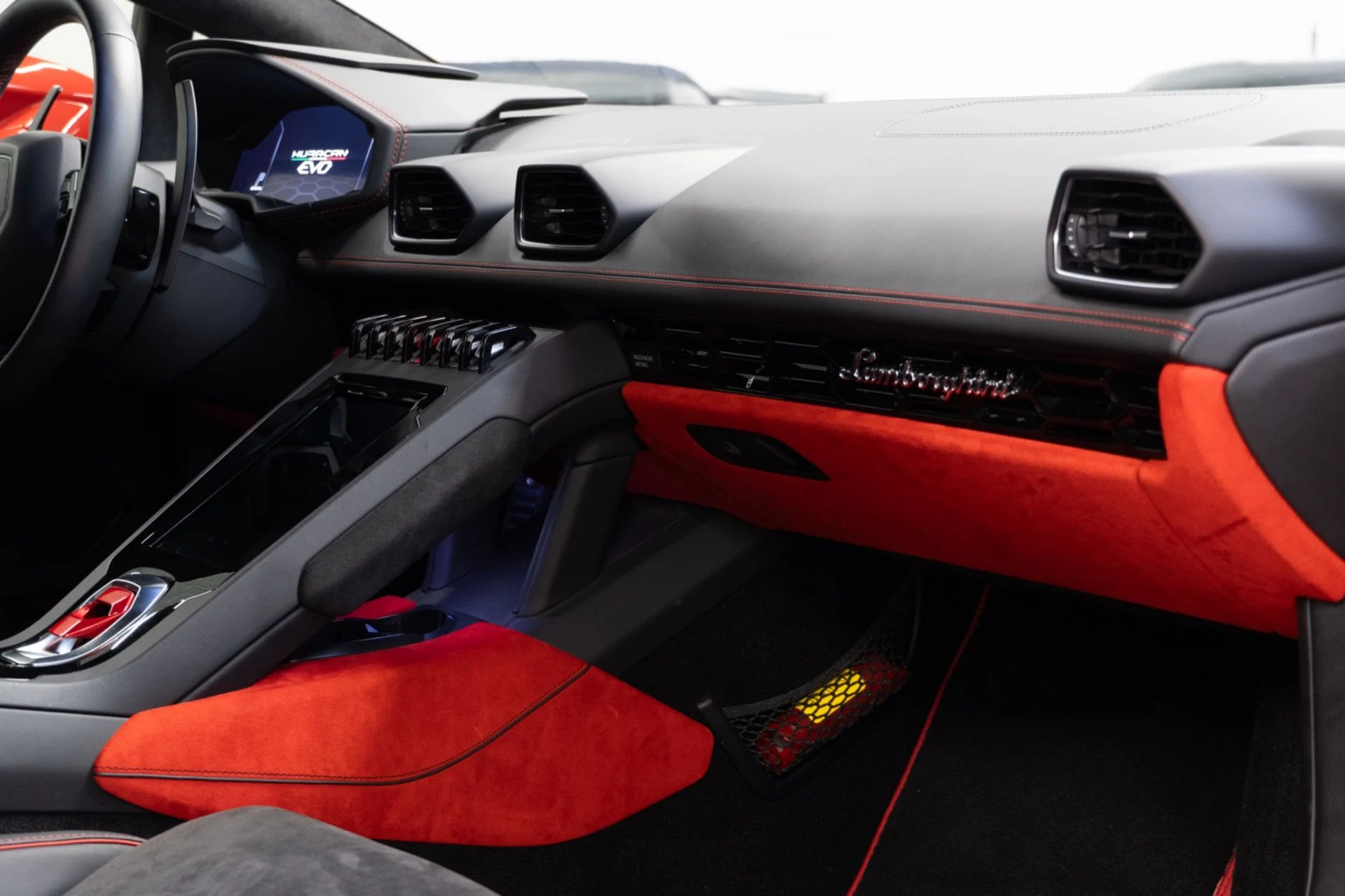 mph024_3586127743_Used_2020_Lamborghini_Huracan_EVO_1787867909_0825bef978