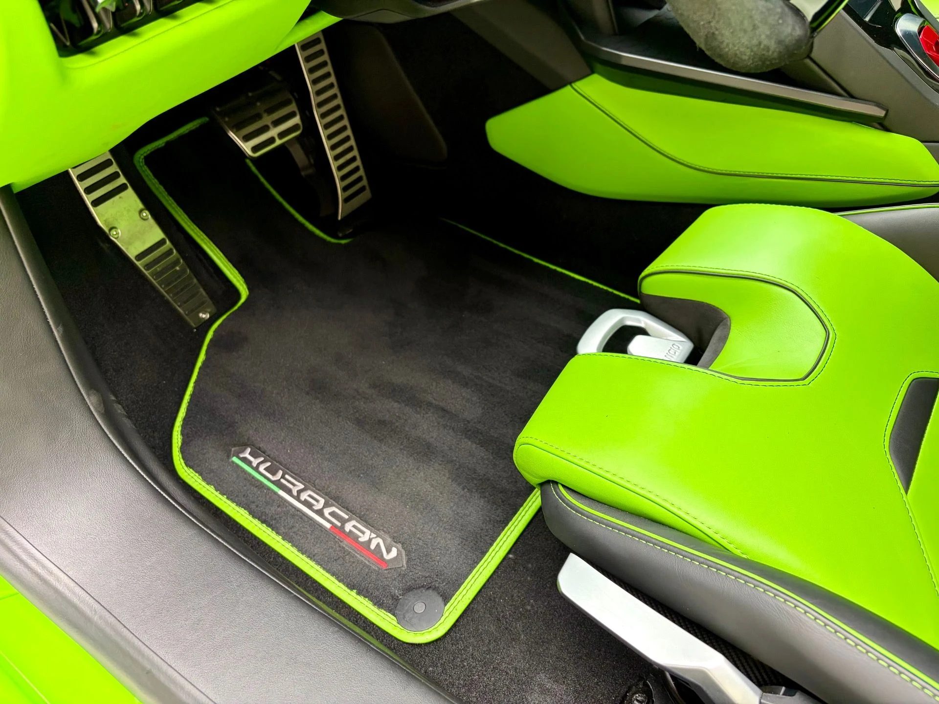 mph024_3597560729_Used_2022_Lamborghini_Huracan_EVO_1777741291_8f00cd28dc