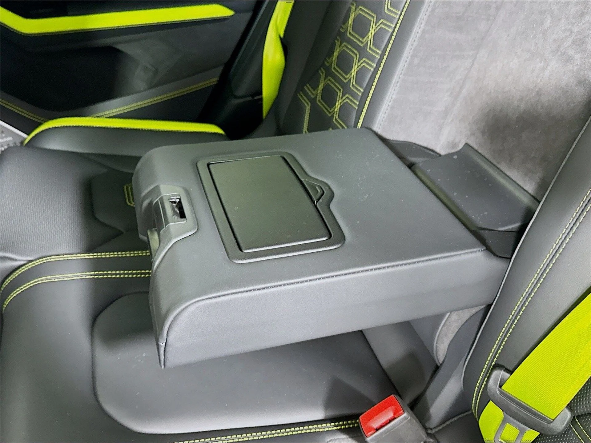 mph024_3598444415_65ba69ae7e078a68794cacb205a0355dx_a5bf303a5b