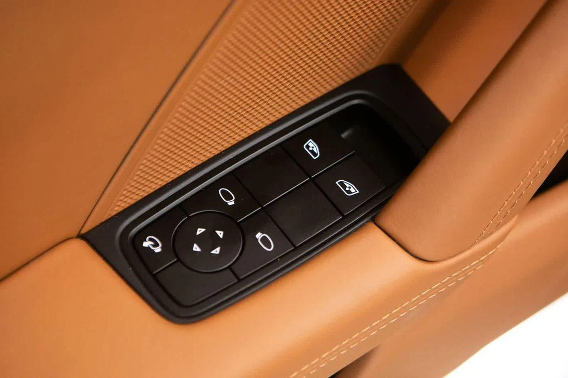 mph024_360631067_tx7jvgi_K0sz_Db1_J_Fdc_GP_6_YFP_Ac_35f68d5be6