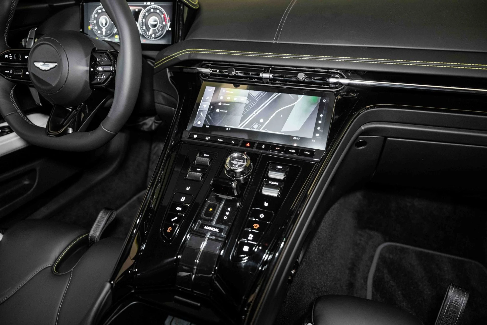 mph024_3608149934_Used_2025_Aston_Martin_DB_12_Coupe_1724764184_71cb7c1bf1