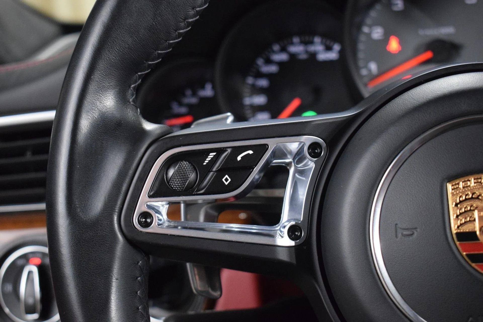 mph024_3608412110_44ba60e452750b980faa3fad2c256b5bx_5b14397ad1